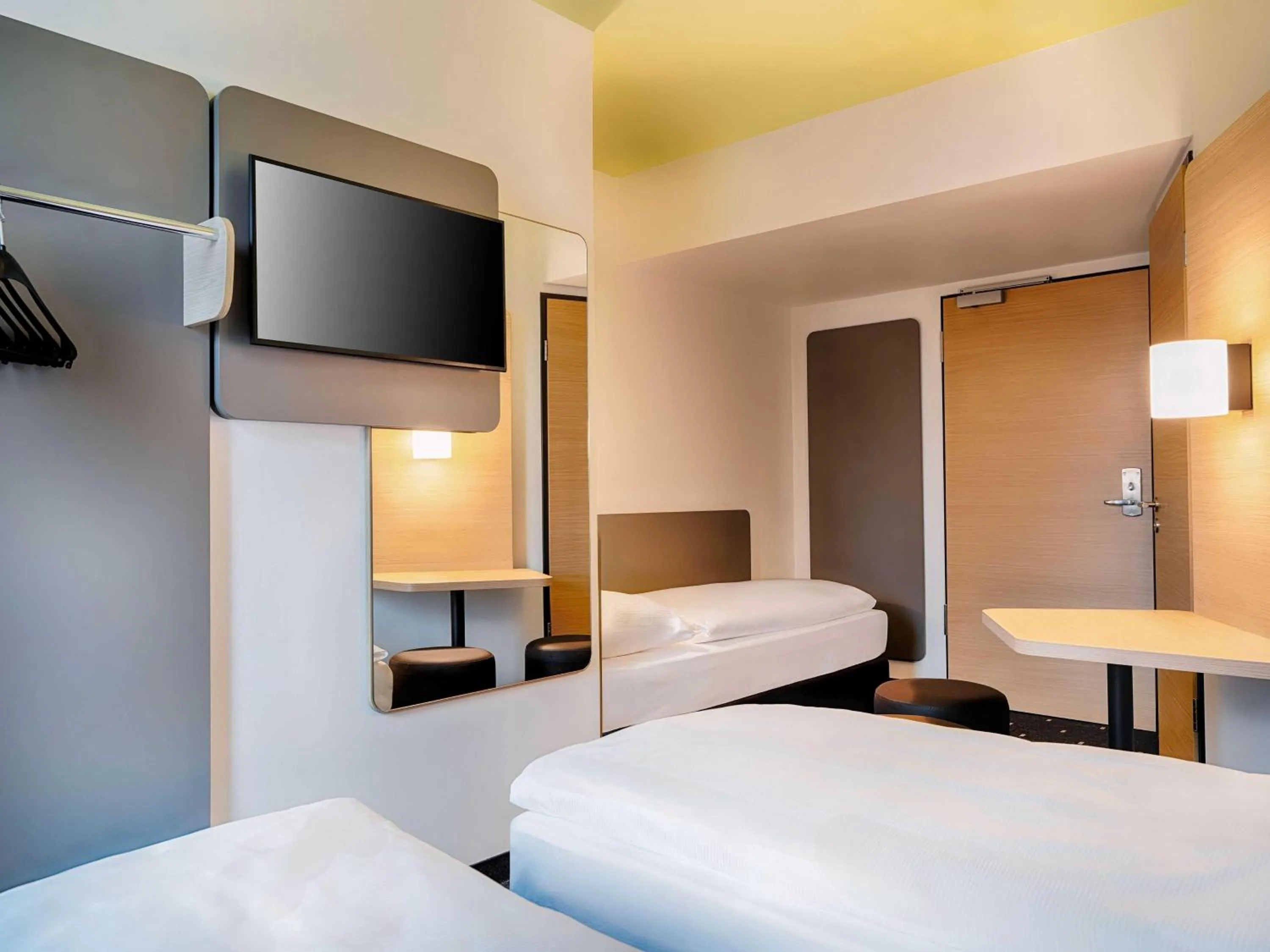 Photo of the whole room, Bed in B&B Hotel Kehl