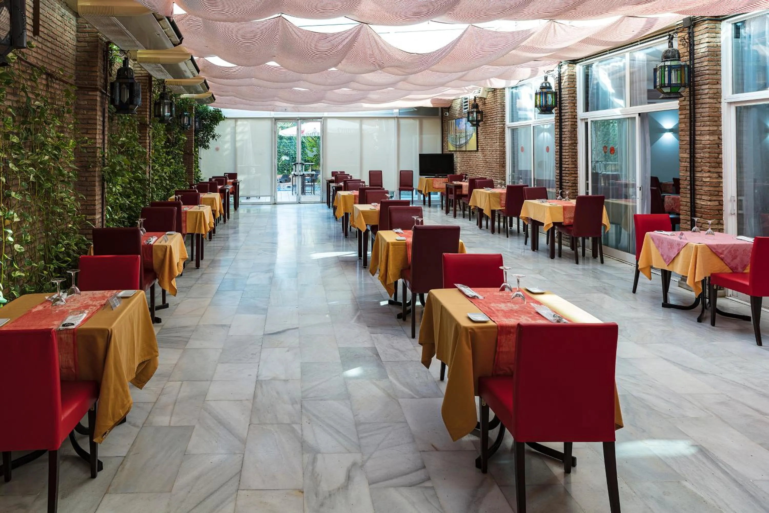 Restaurant/places to eat in Bellavista Sevilla