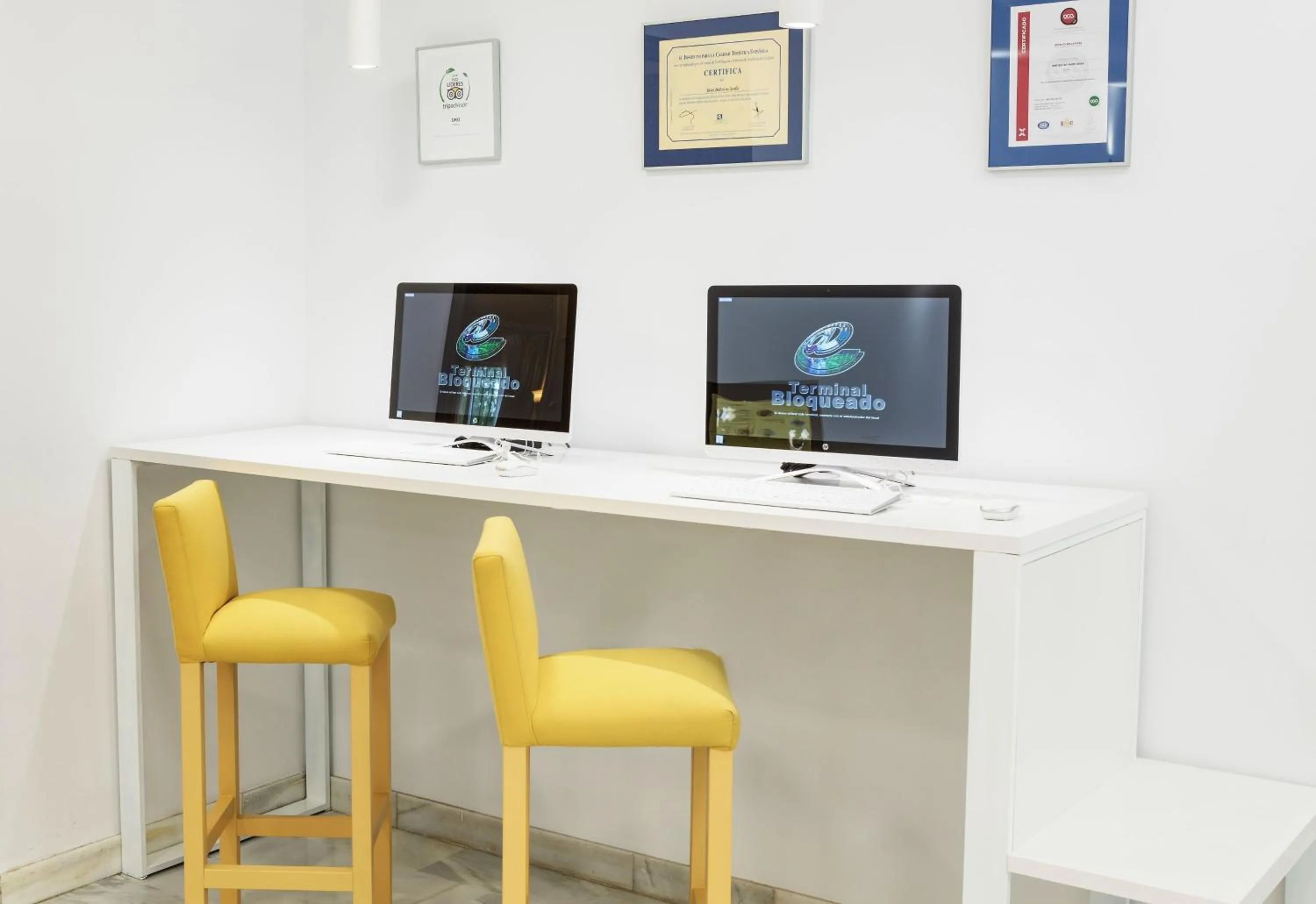 Communal lounge/ TV room in Bellavista Sevilla