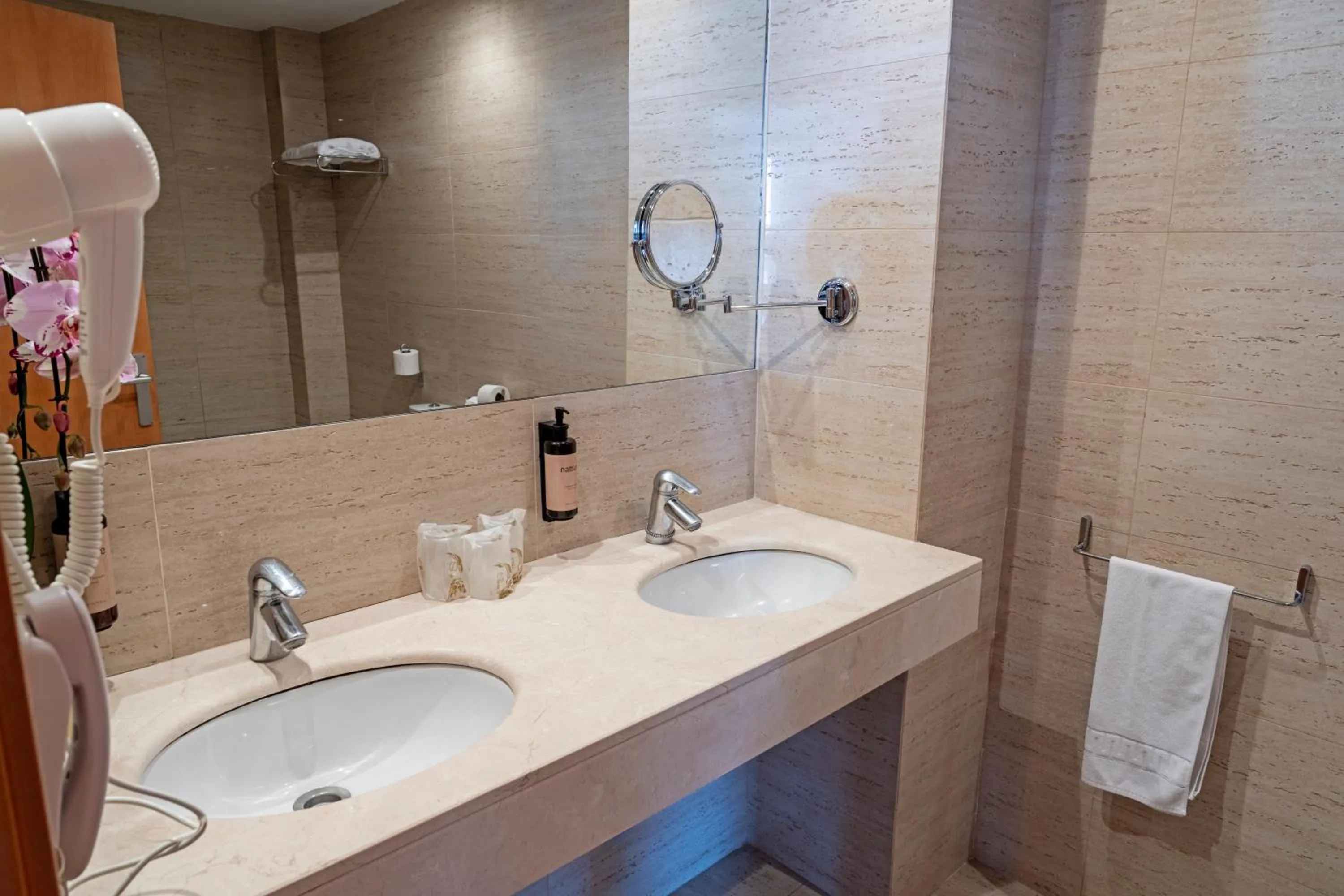 Bathroom in Hotel Faranda Marsol Candas, Ascend Hotel Collection