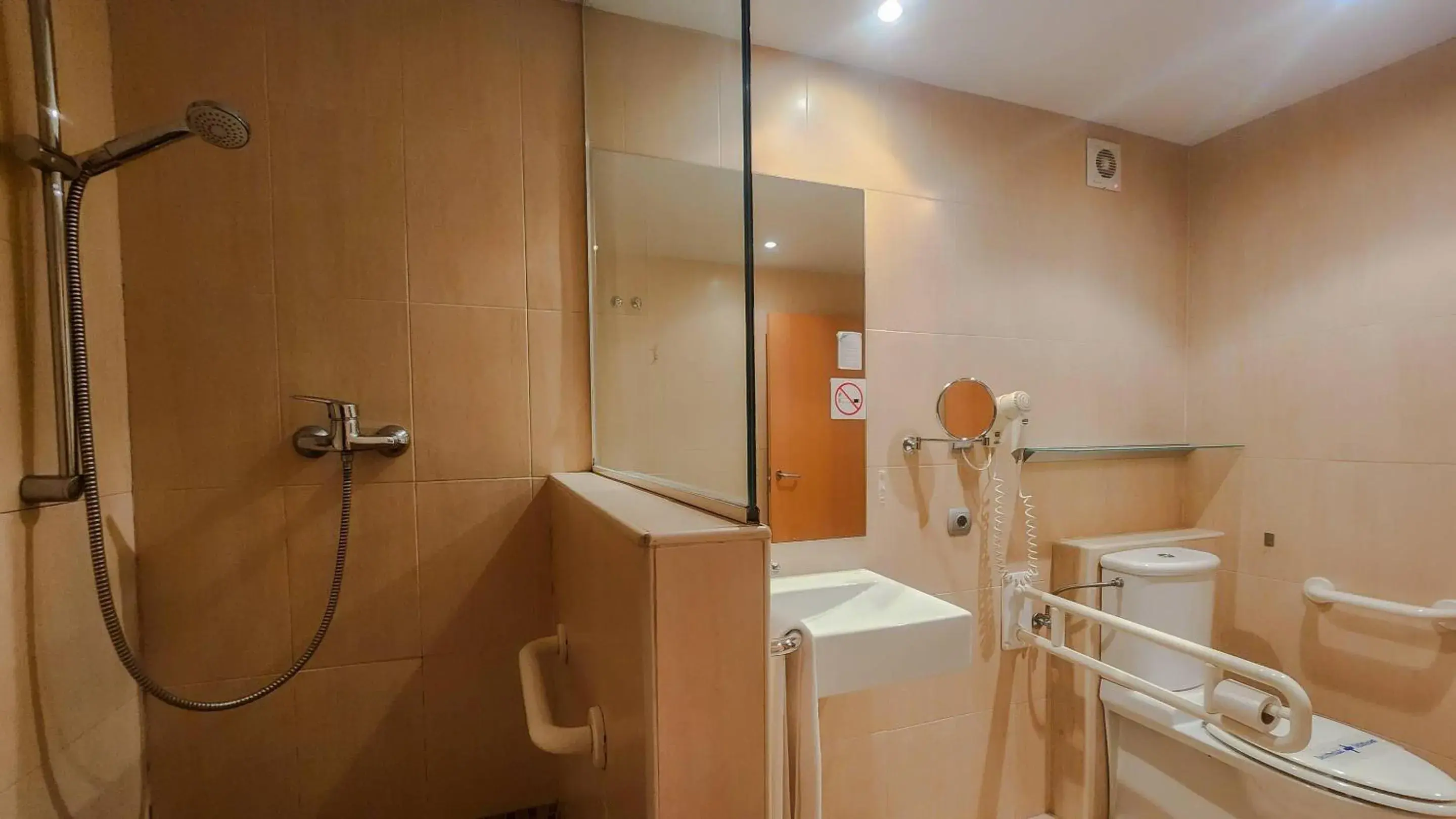 Bedroom in Hotel Faranda Alisas Santander, Ascend Hotel Collection Bedroom in Hotel Faranda Alisas Santander, Ascend Hotel Collection