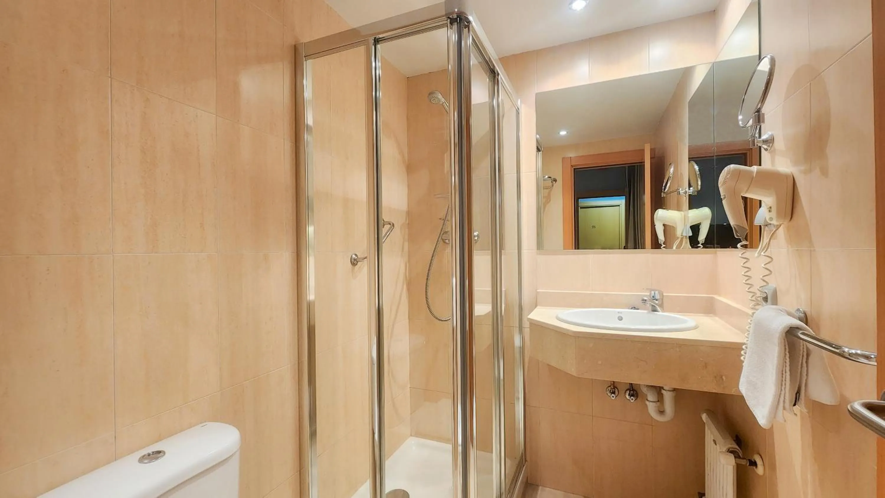 Bathroom in Hotel Faranda Alisas Santander, Ascend Hotel Collection