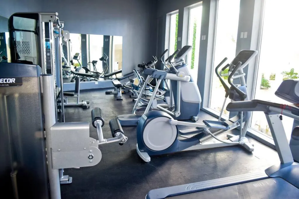 Fitness centre/facilities in Estudio 4 sobre playa, alberca, gimnasio, jacuzzi
