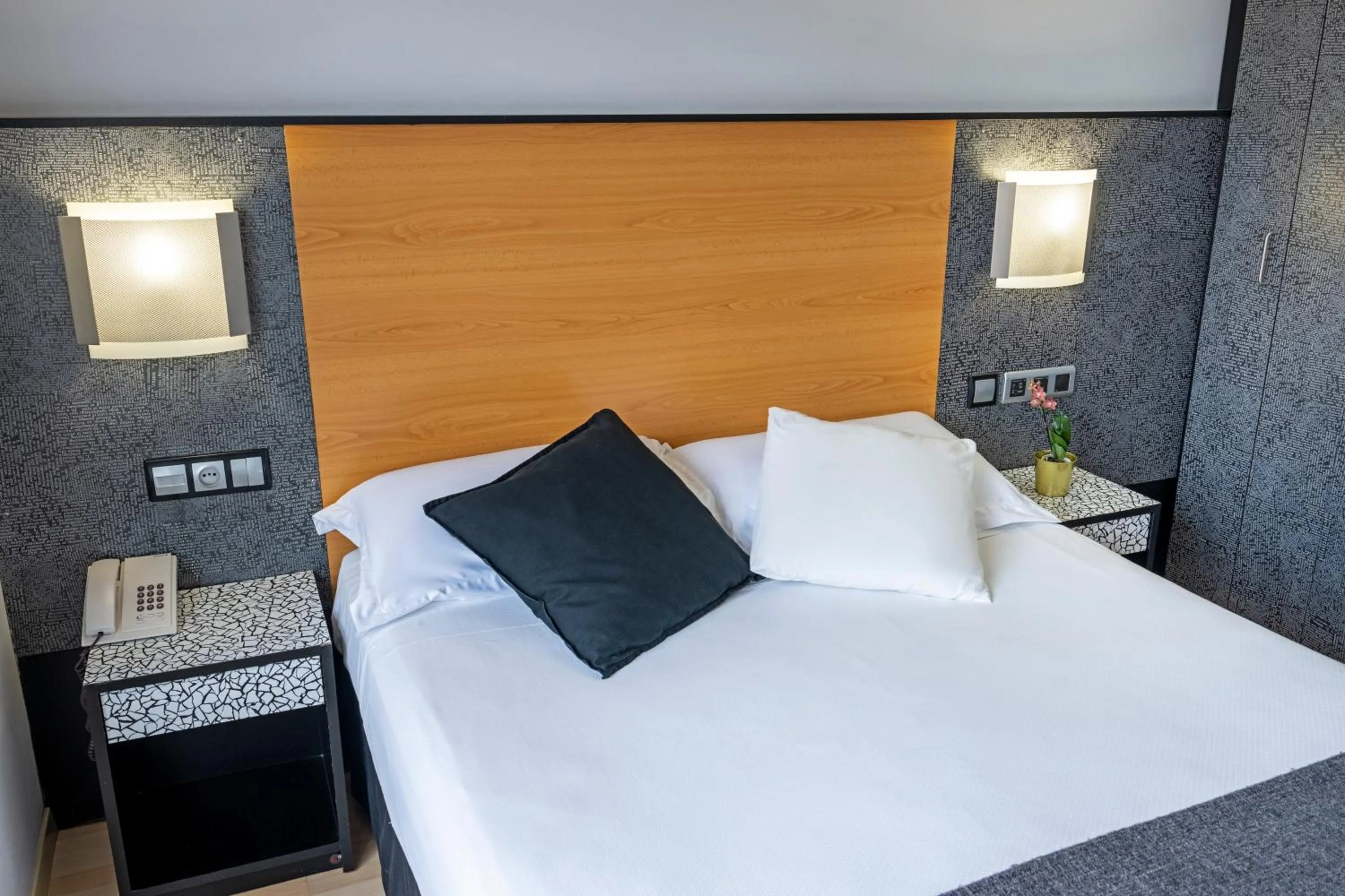 Bed in Hotel Faranda Pathos Gijón, Ascend Hotel Collection