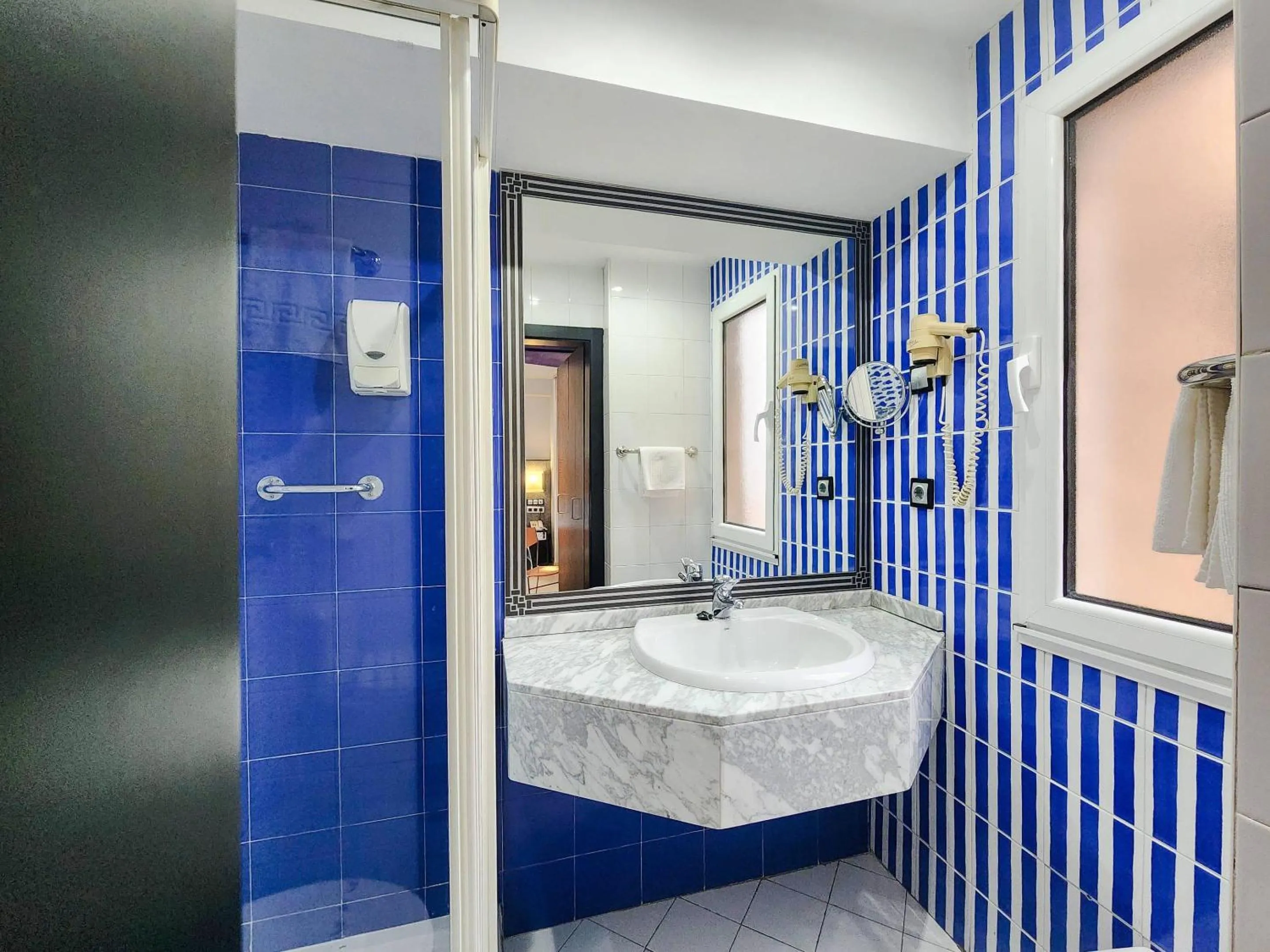 Bedroom in Hotel Faranda Pathos Gijón, Ascend Hotel Collection