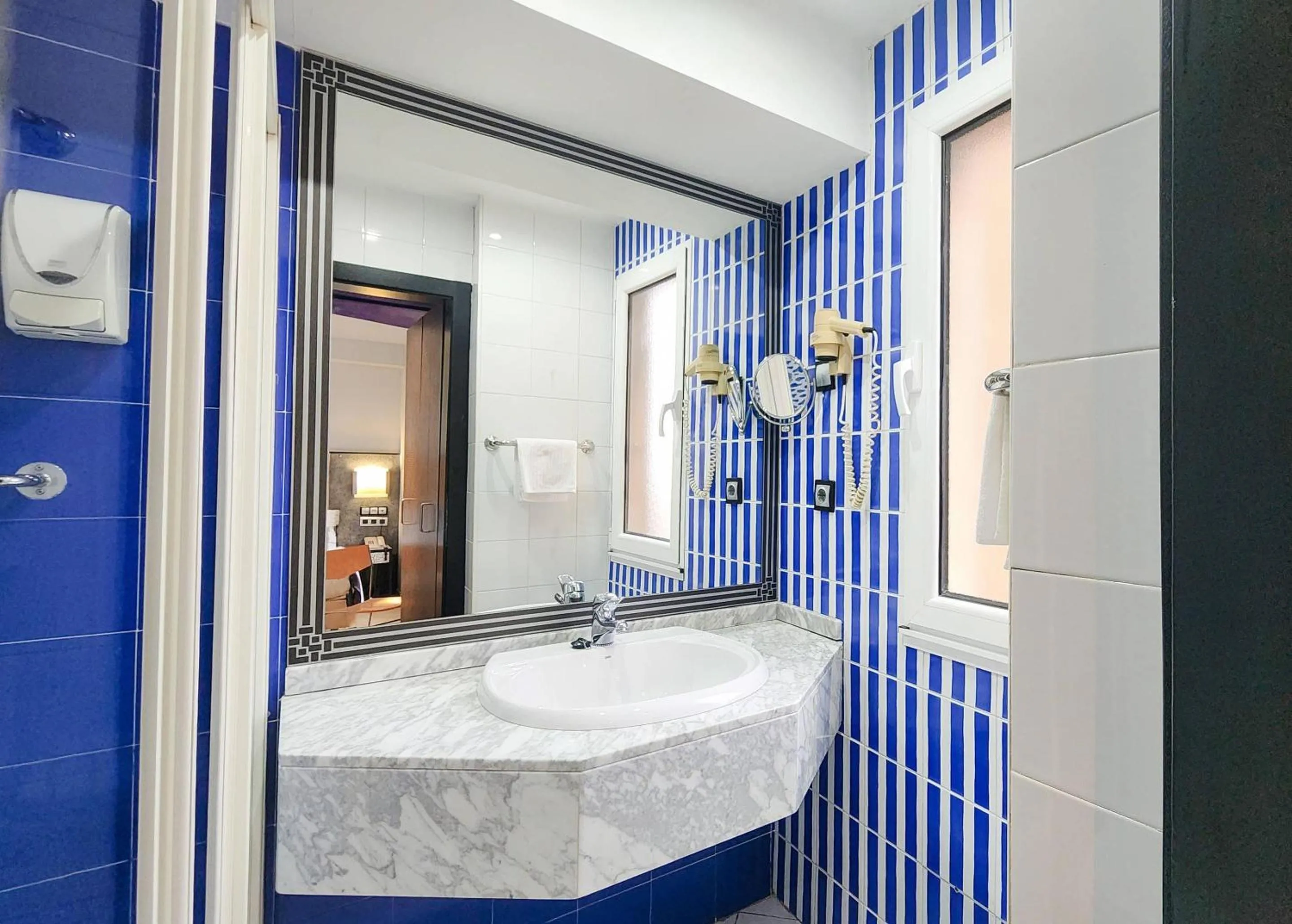 Bedroom in Hotel Faranda Pathos Gijón, Ascend Hotel Collection