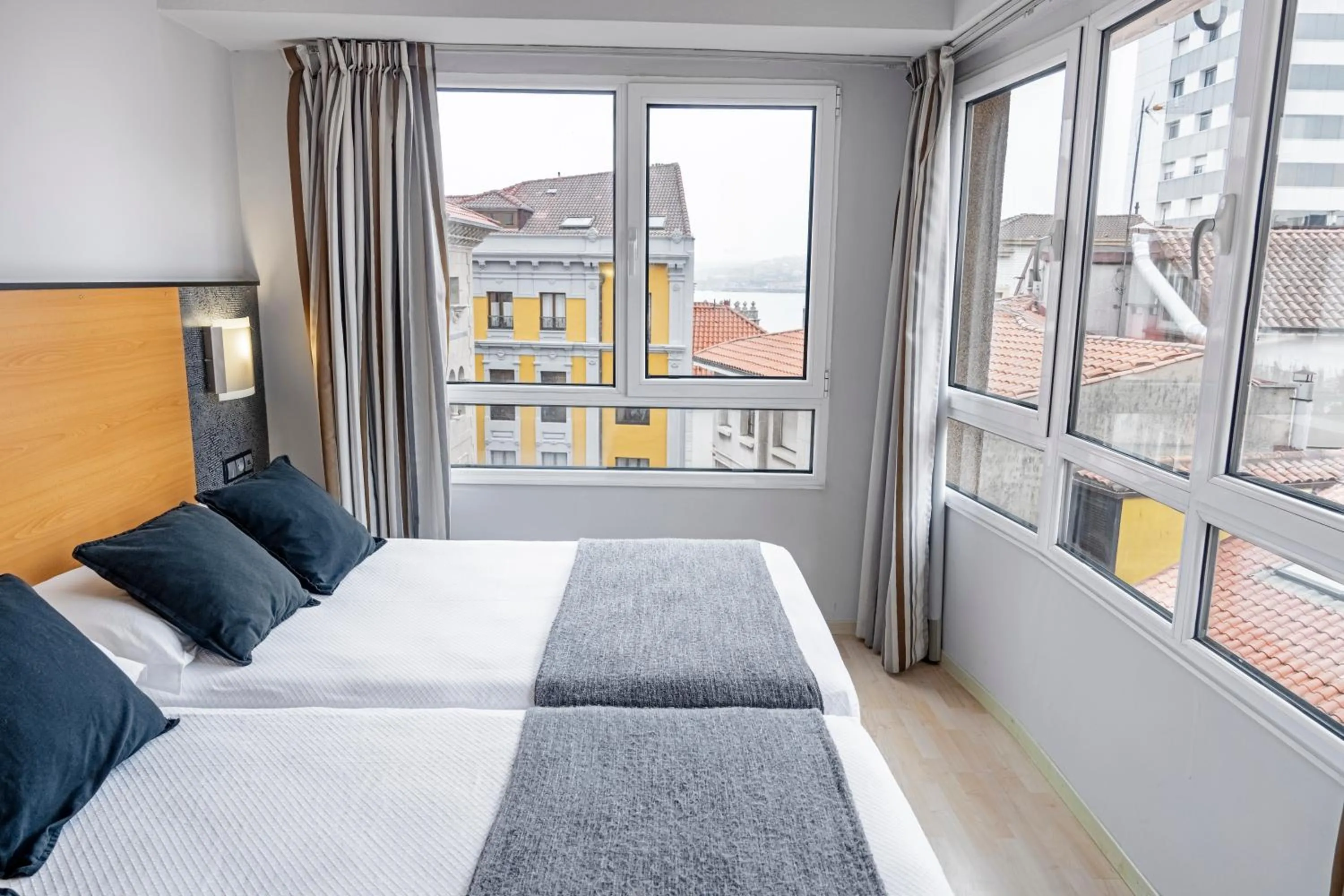 Bed in Hotel Faranda Pathos Gijón, Ascend Hotel Collection