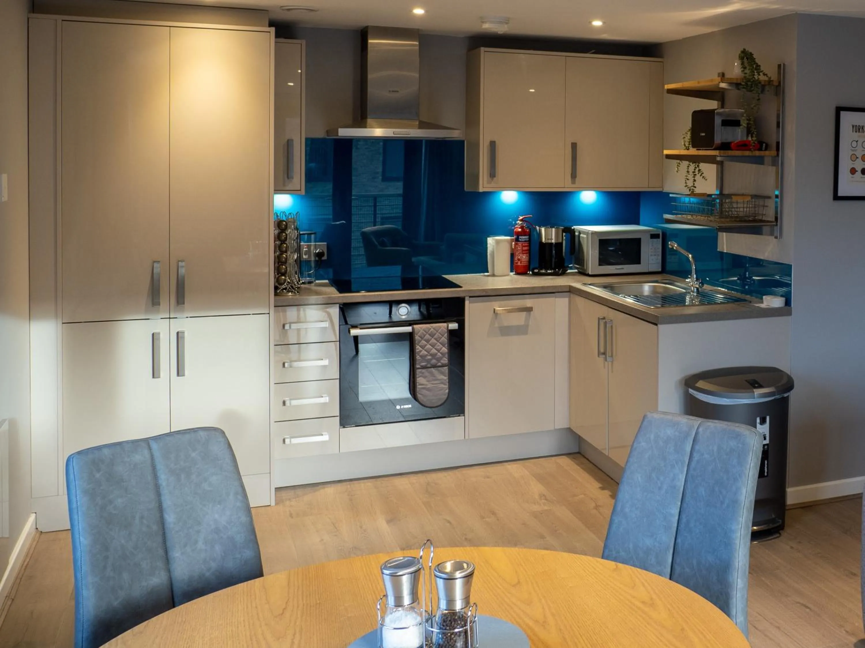 Coffee/tea facilities in Penley's Mews - City Centre + free private parking