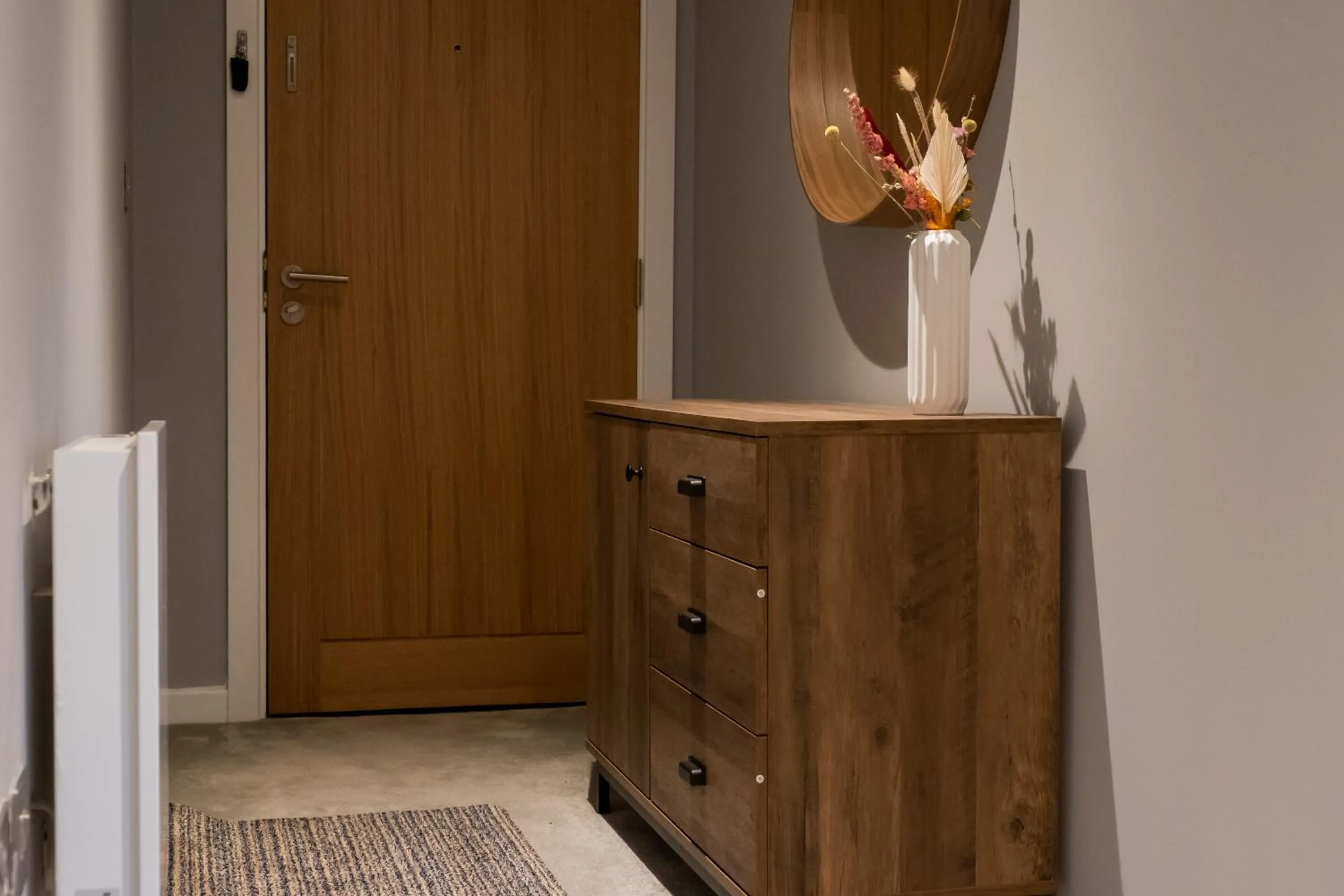 Facade/entrance in Penley's Mews - City Centre + free private parking
