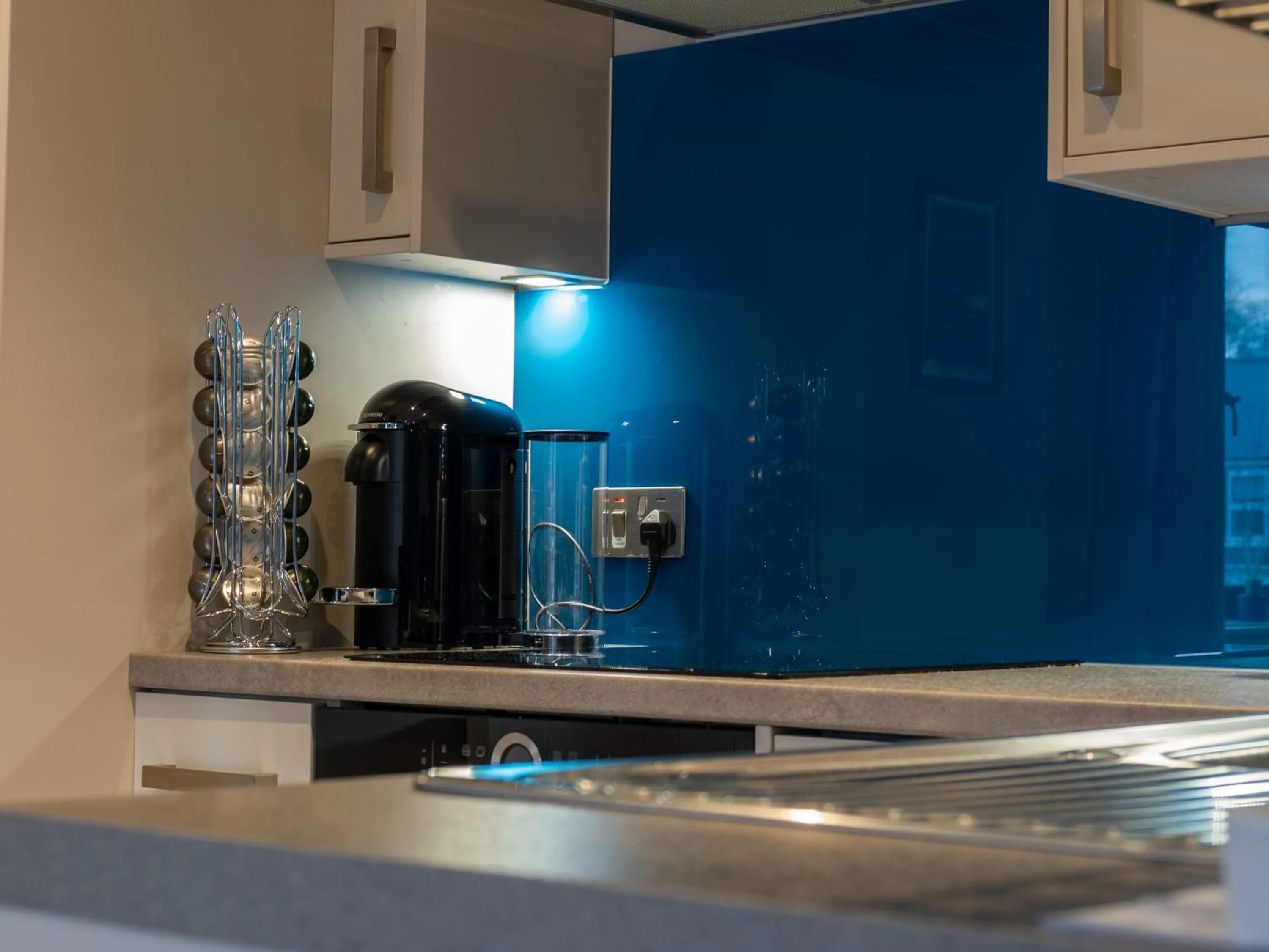 Coffee/tea facilities in Penley's Mews - City Centre + free private parking
