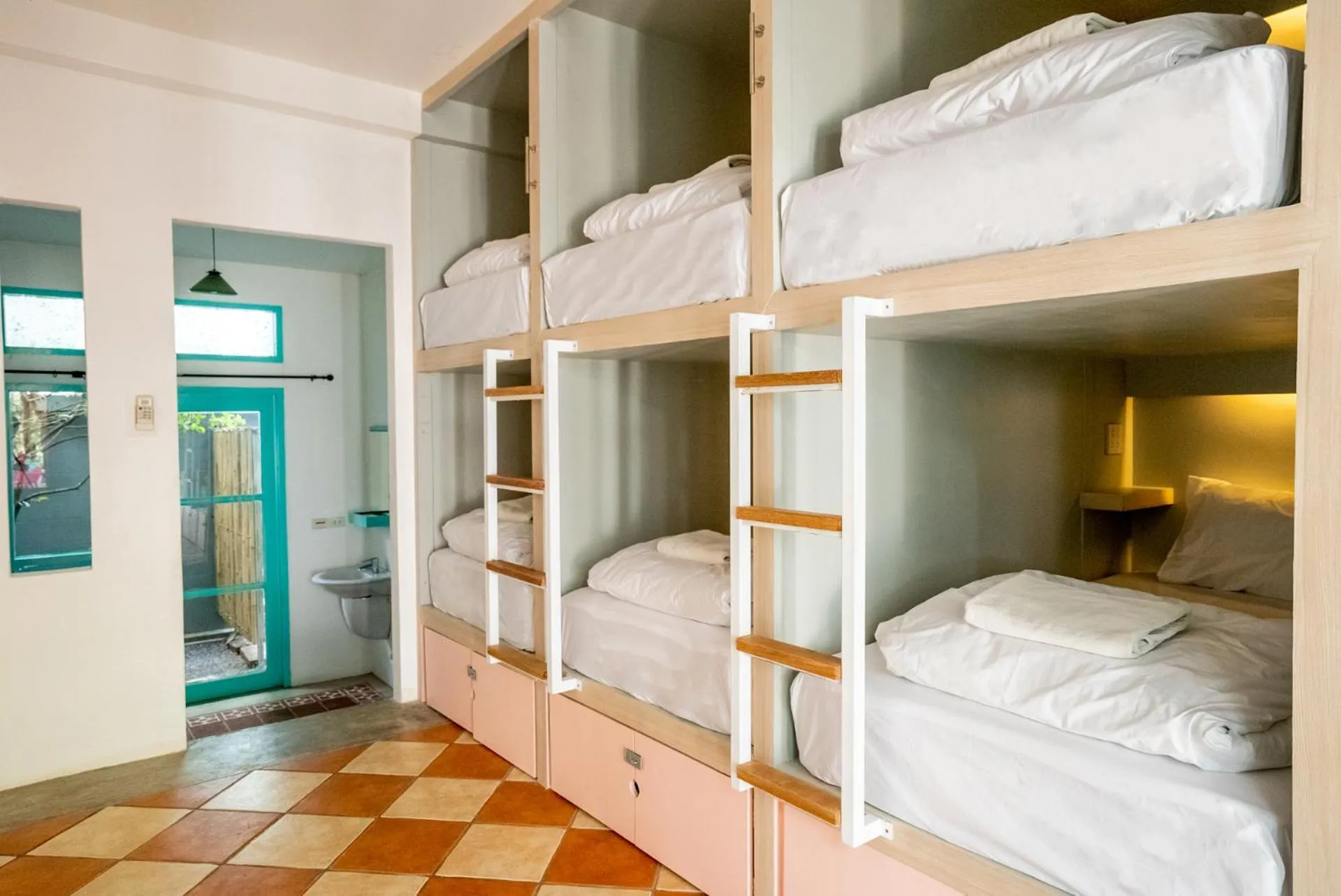 Nomads Ao Nang Party Hostel 18-35 Years Old Only