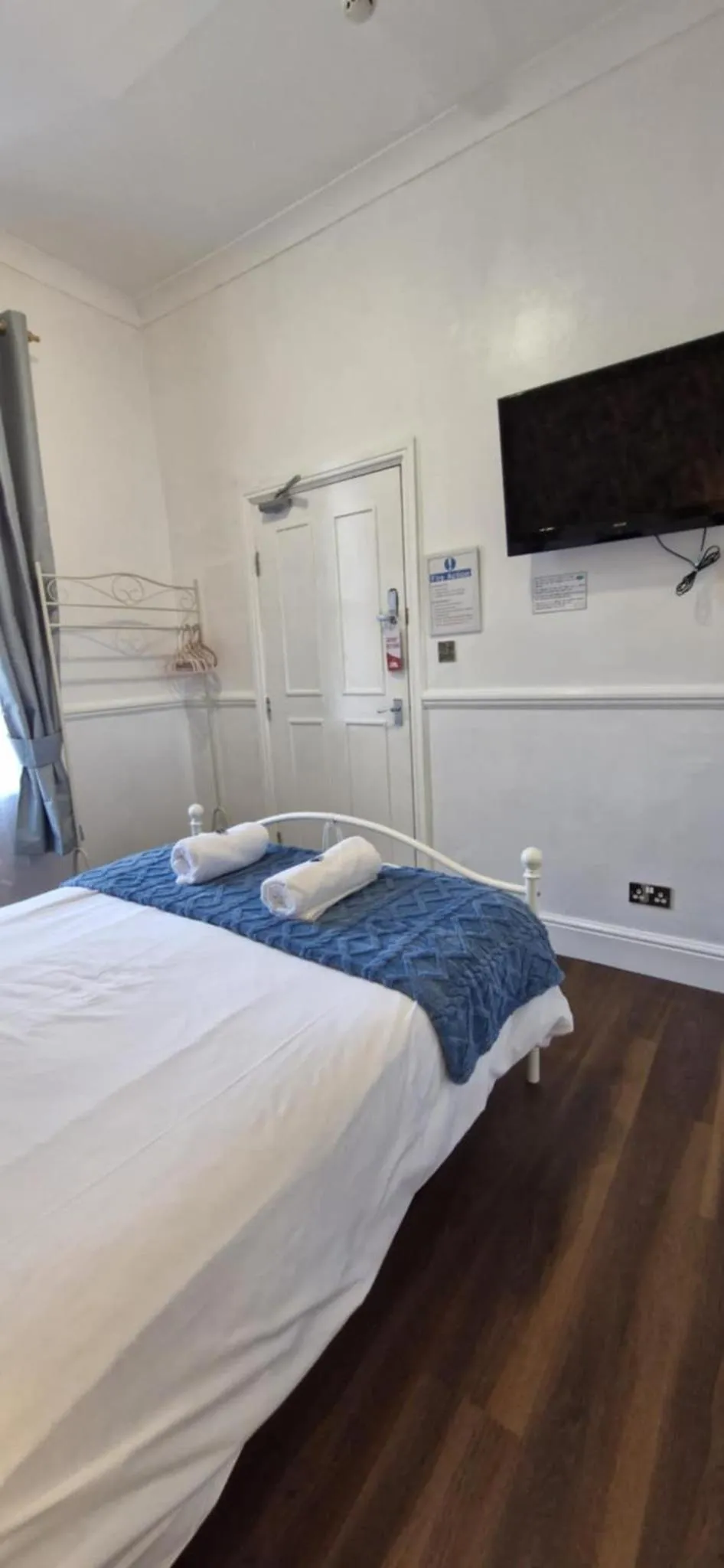 Bedroom, Bed in LilyRose Hotel