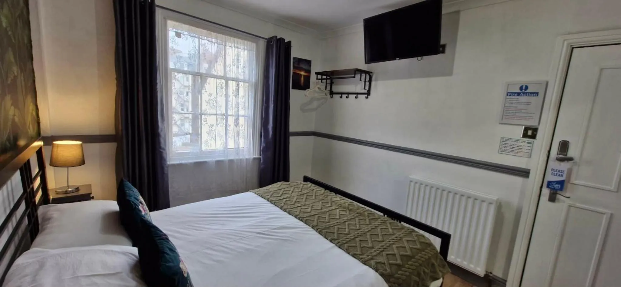 Bedroom, Bed in LilyRose Hotel