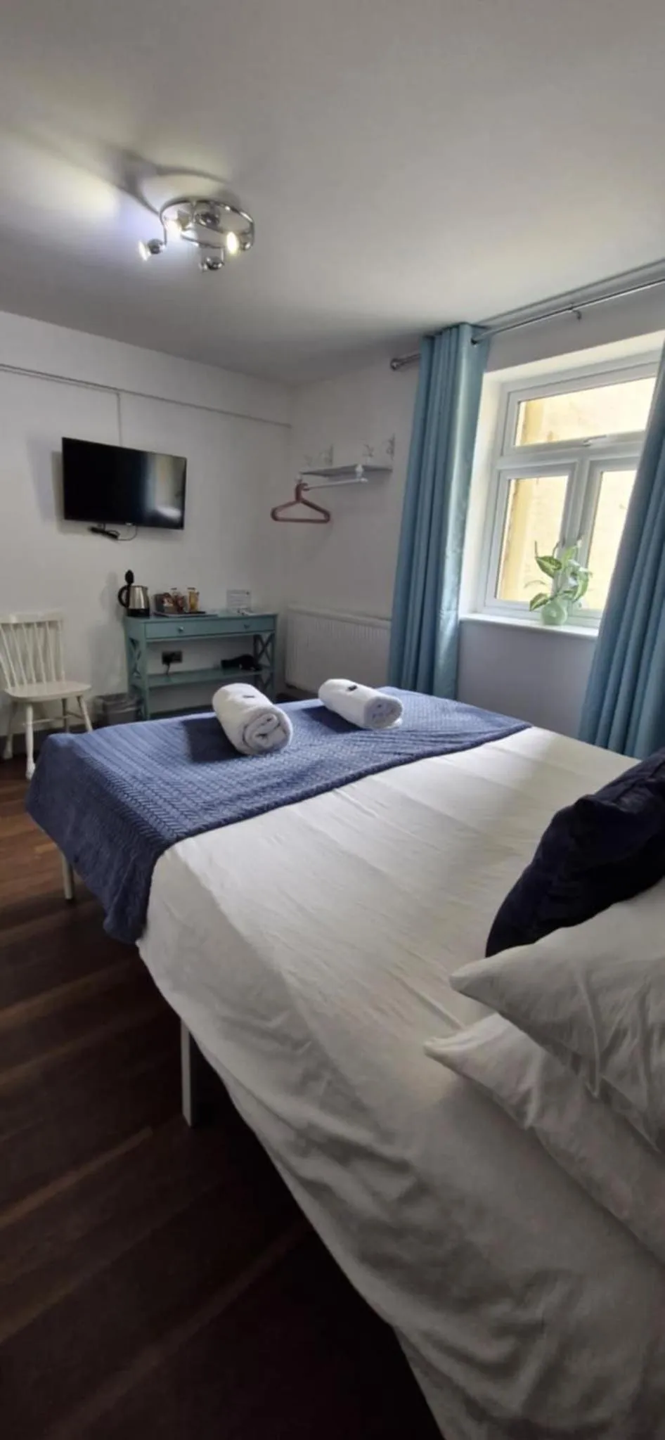 Bedroom, Bed in LilyRose Hotel