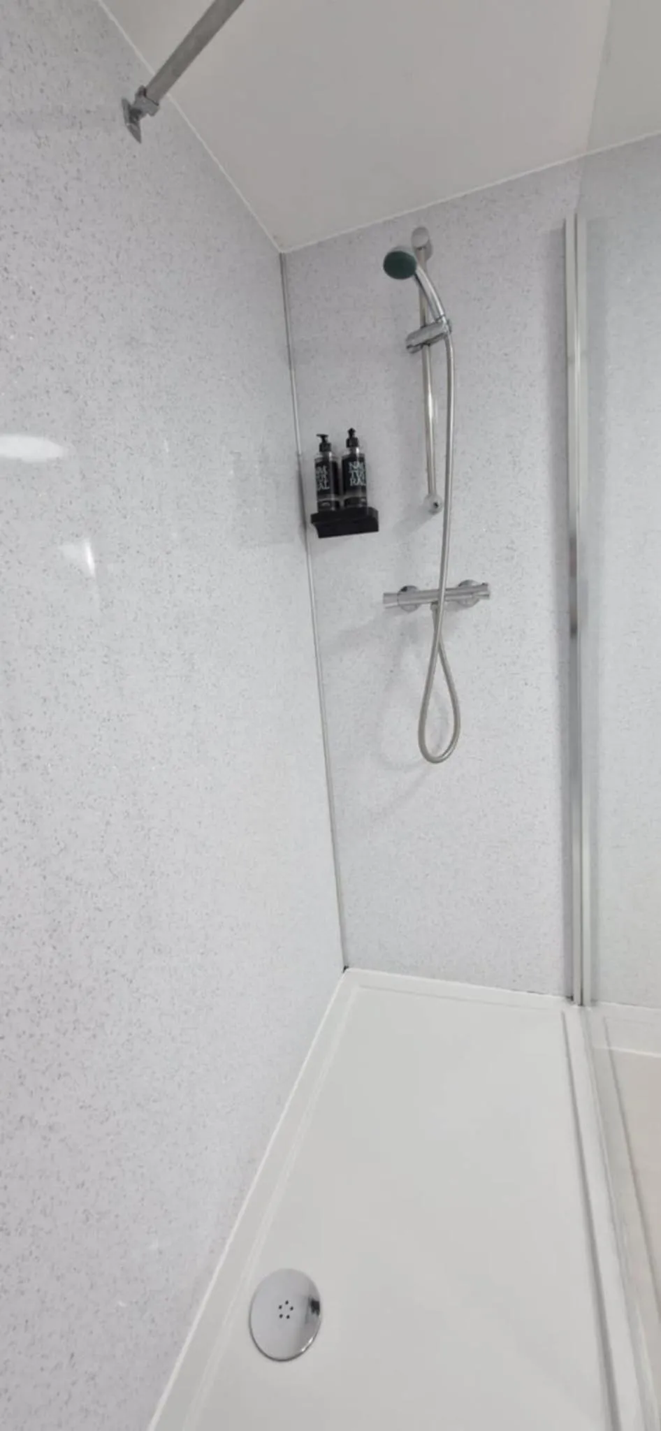 Shower in LilyRose Hotel