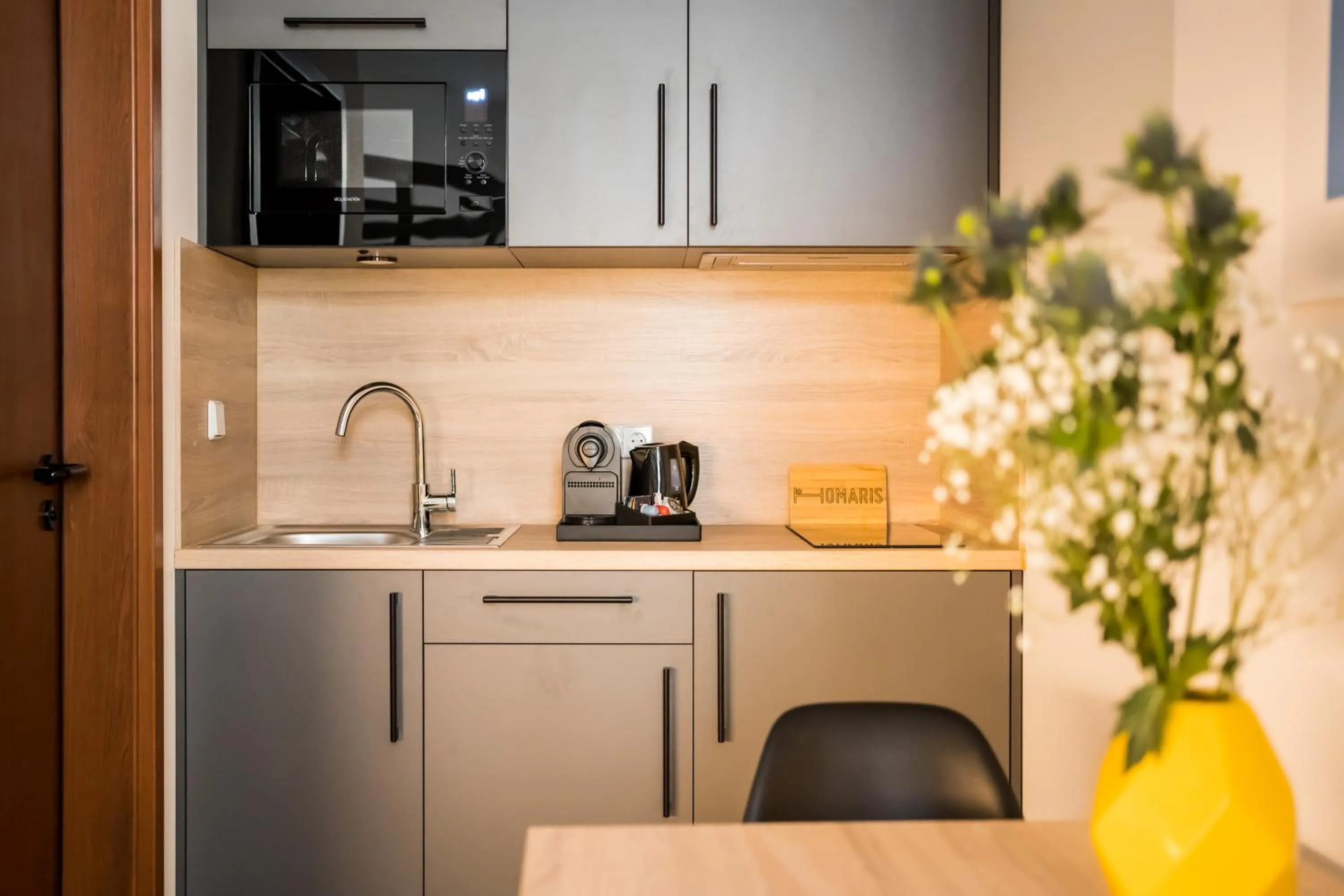 Coffee/tea facilities in Homaris Boxi Studios