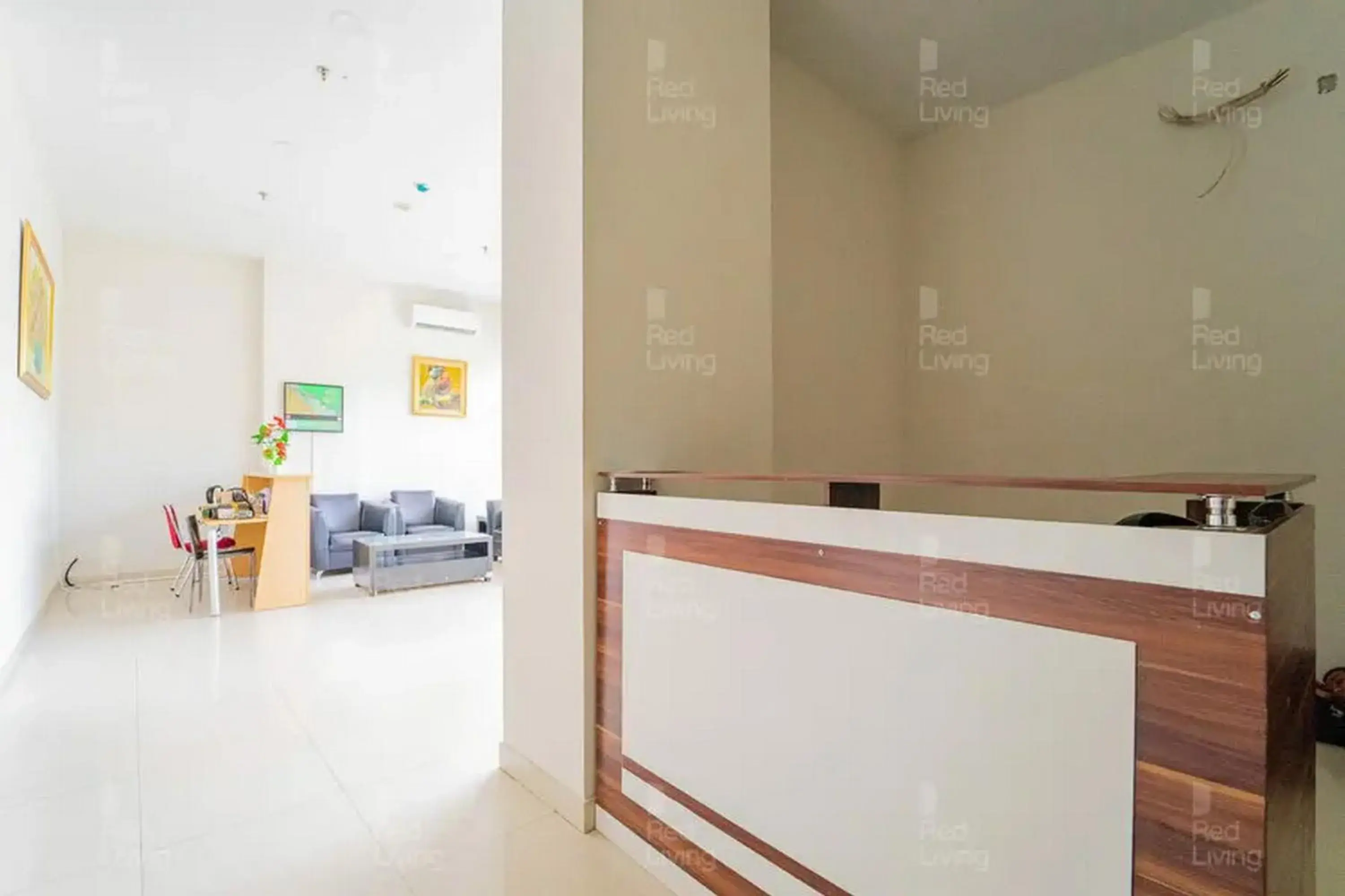 Lobby or reception, Bed in RedLiving Apartemen Green Lake View Cimanggis - WIN Property Lobby or reception, Bed in RedLiving Apartemen Green Lake View Cimanggis - WIN Property