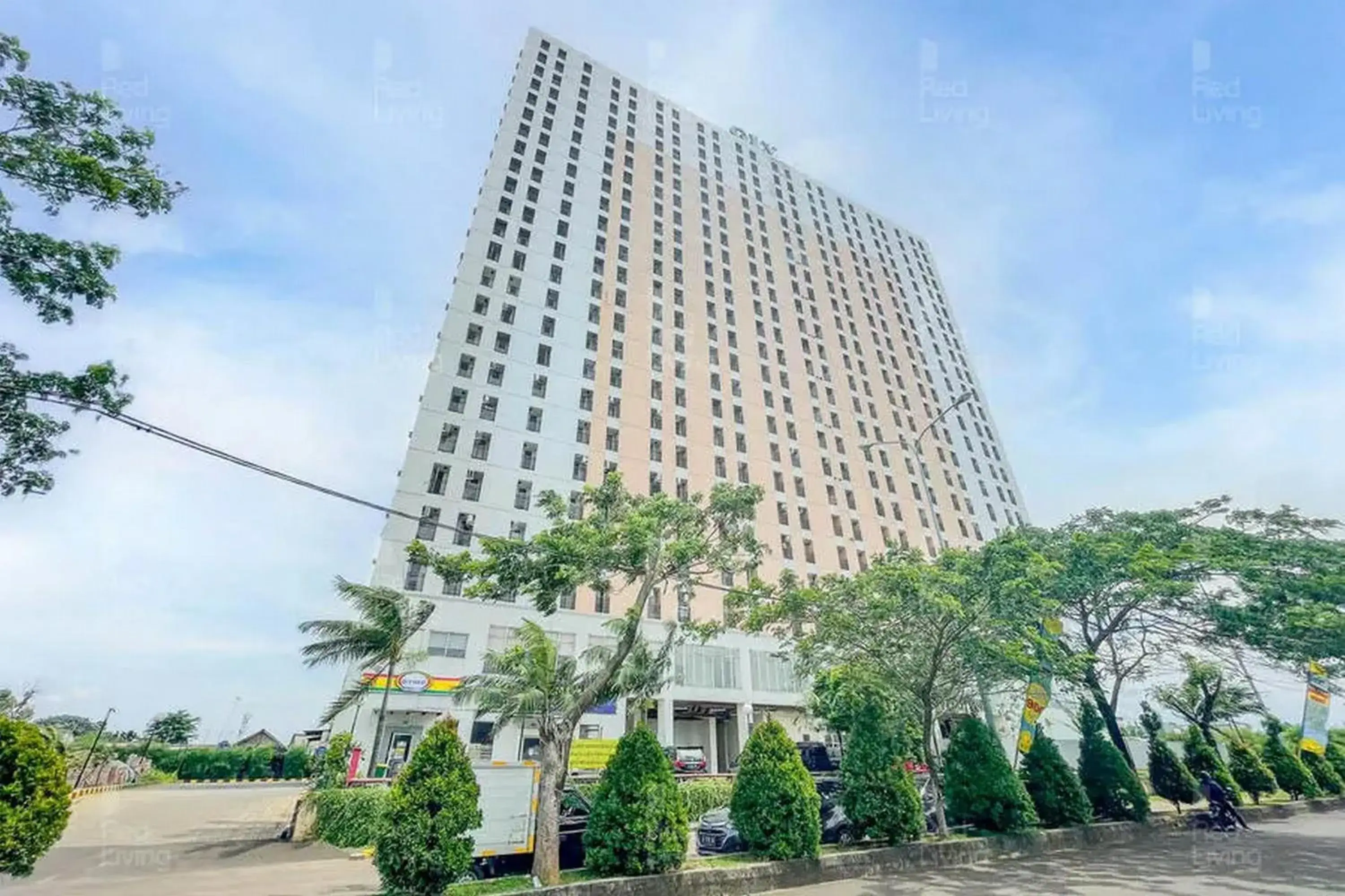 Property building in RedLiving Apartemen Green Lake View Cimanggis - WIN Property Property building in RedLiving Apartemen Green Lake View Cimanggis - WIN Property