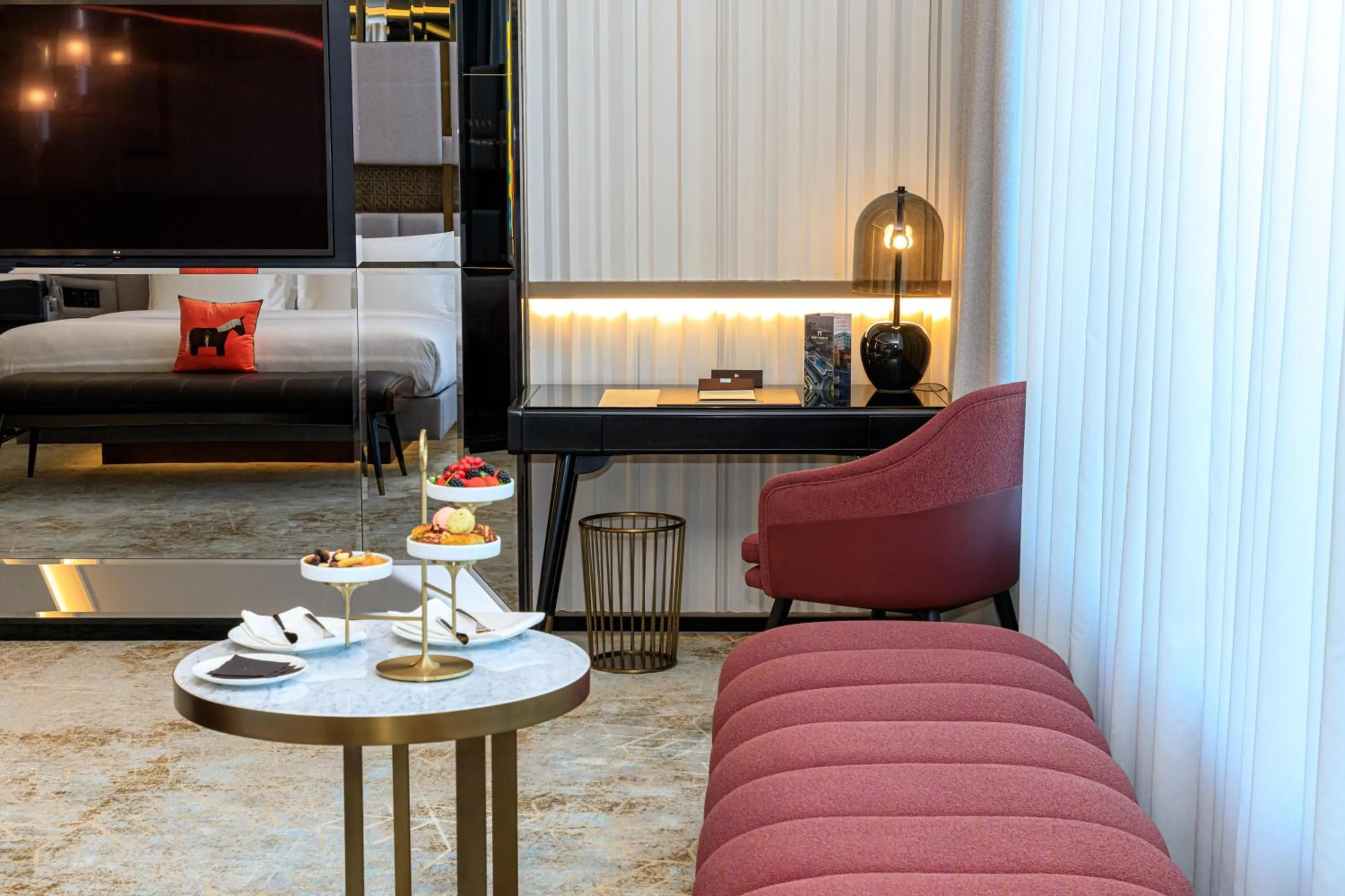 Bed in Seven Visions Resort and Places, the Dvin