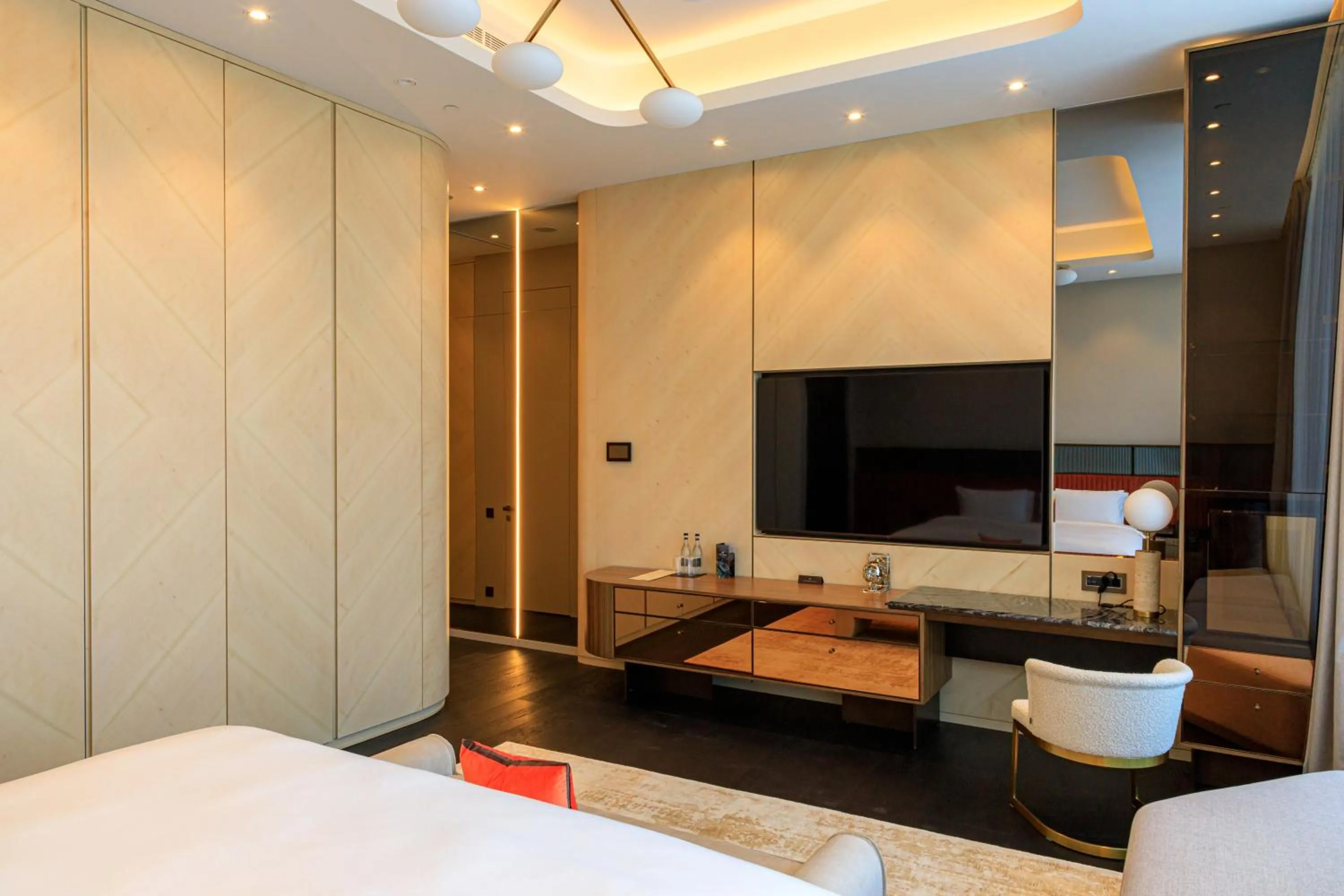 Bed in Seven Visions Resort and Places, the Dvin