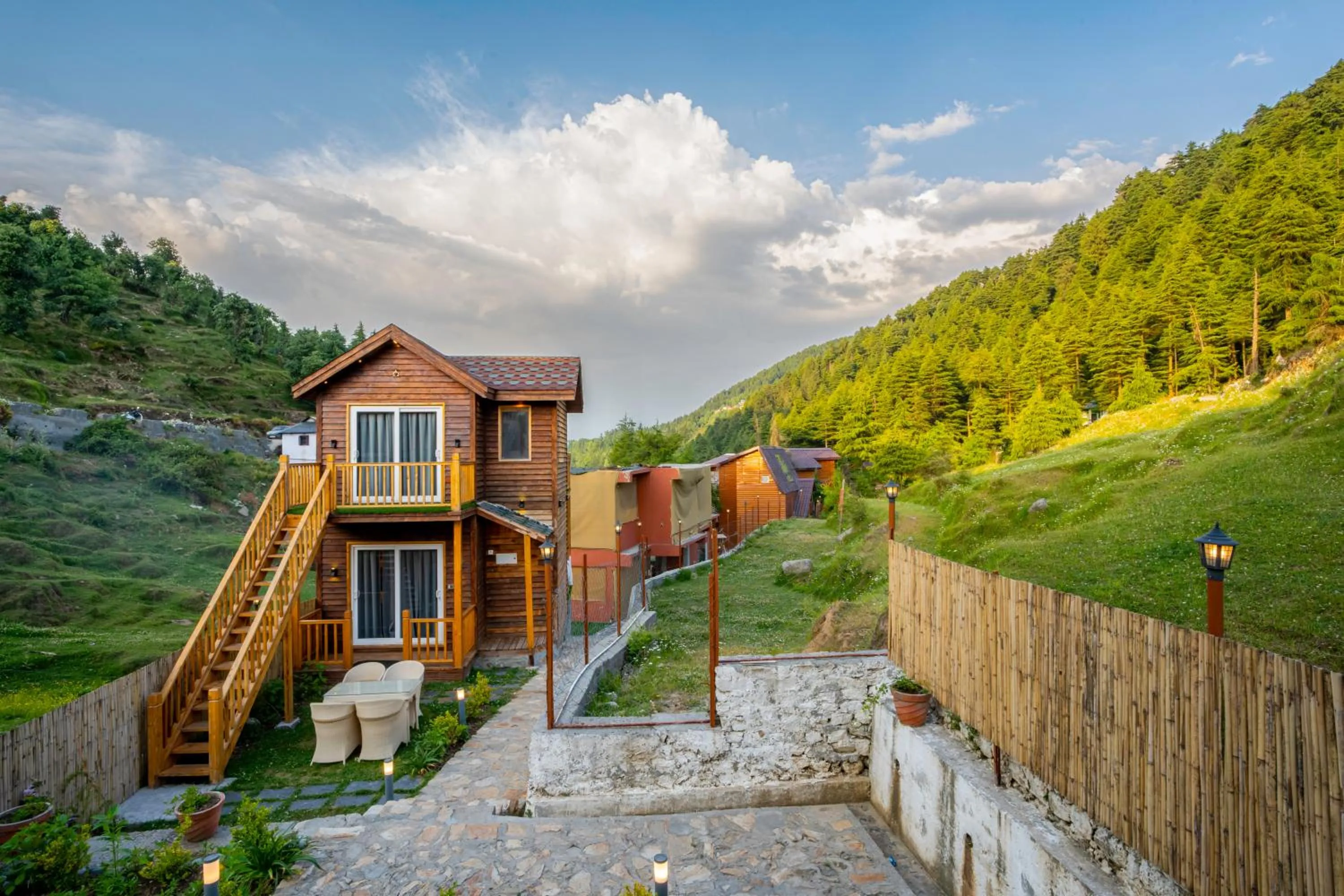 WOW STAYZ2 Ashoka Grand