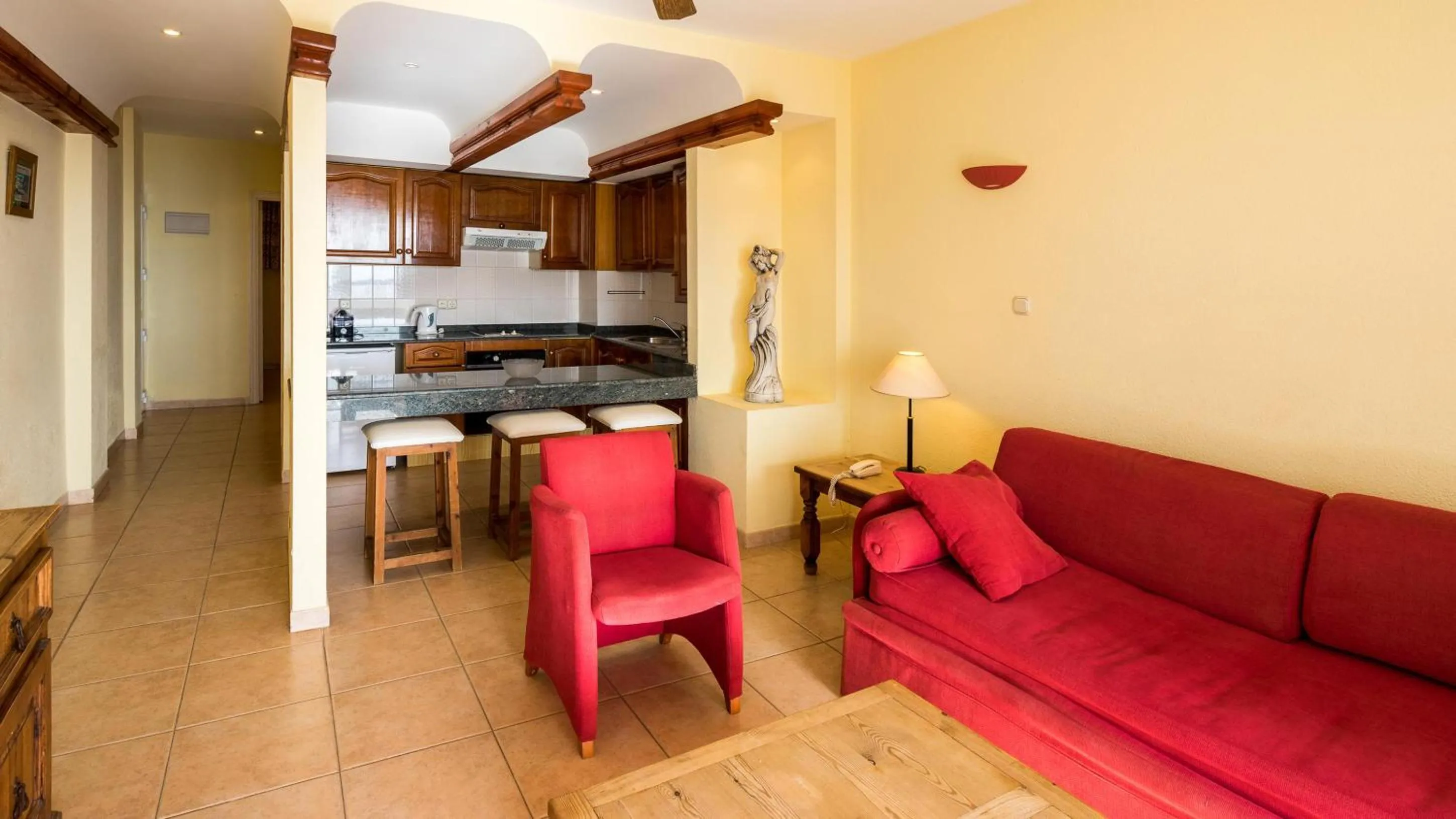 Photo of the whole room in BLUESEA Apartamentos Callao Garden