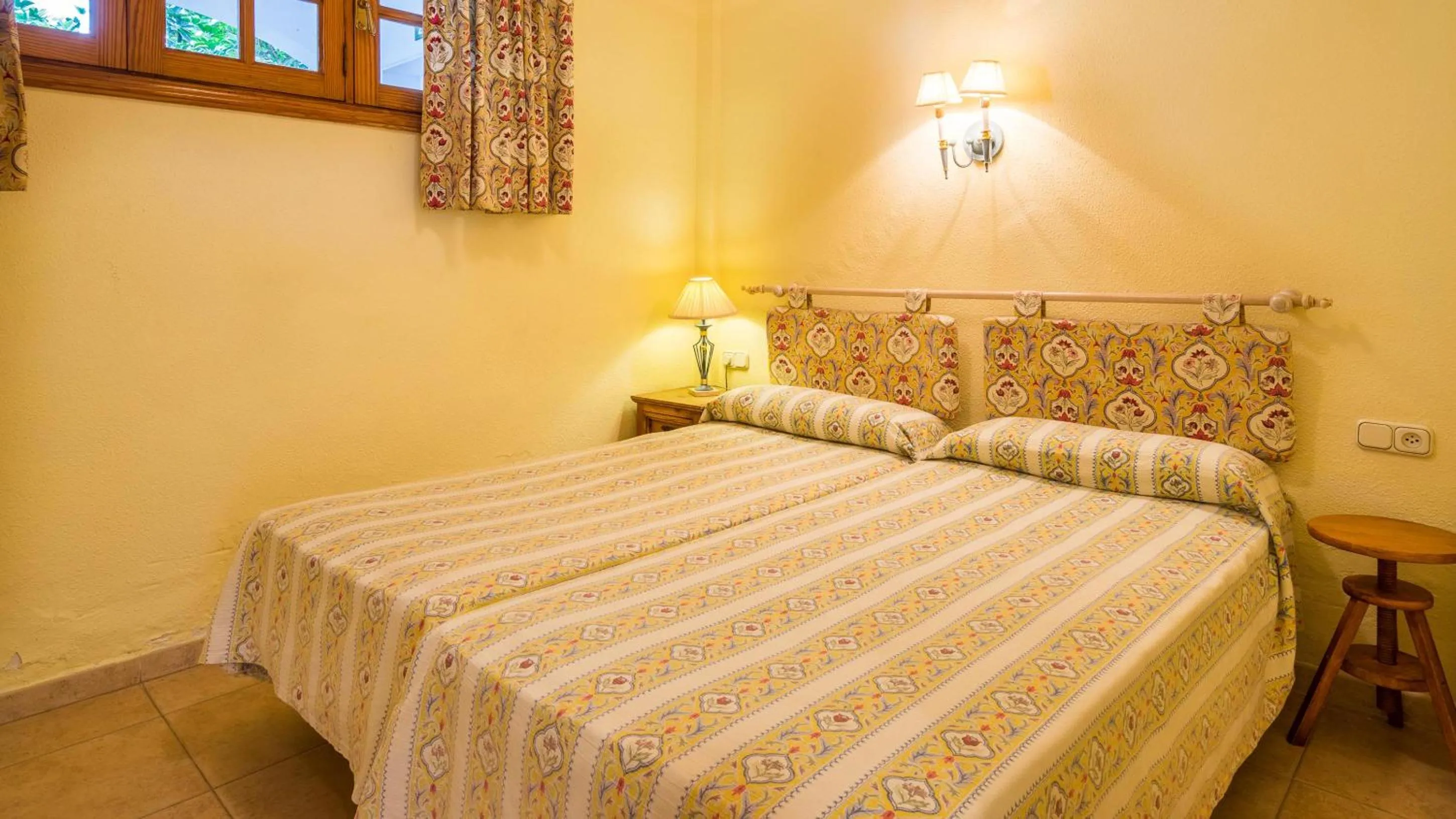 Photo of the whole room, Bed in BLUESEA Apartamentos Callao Garden