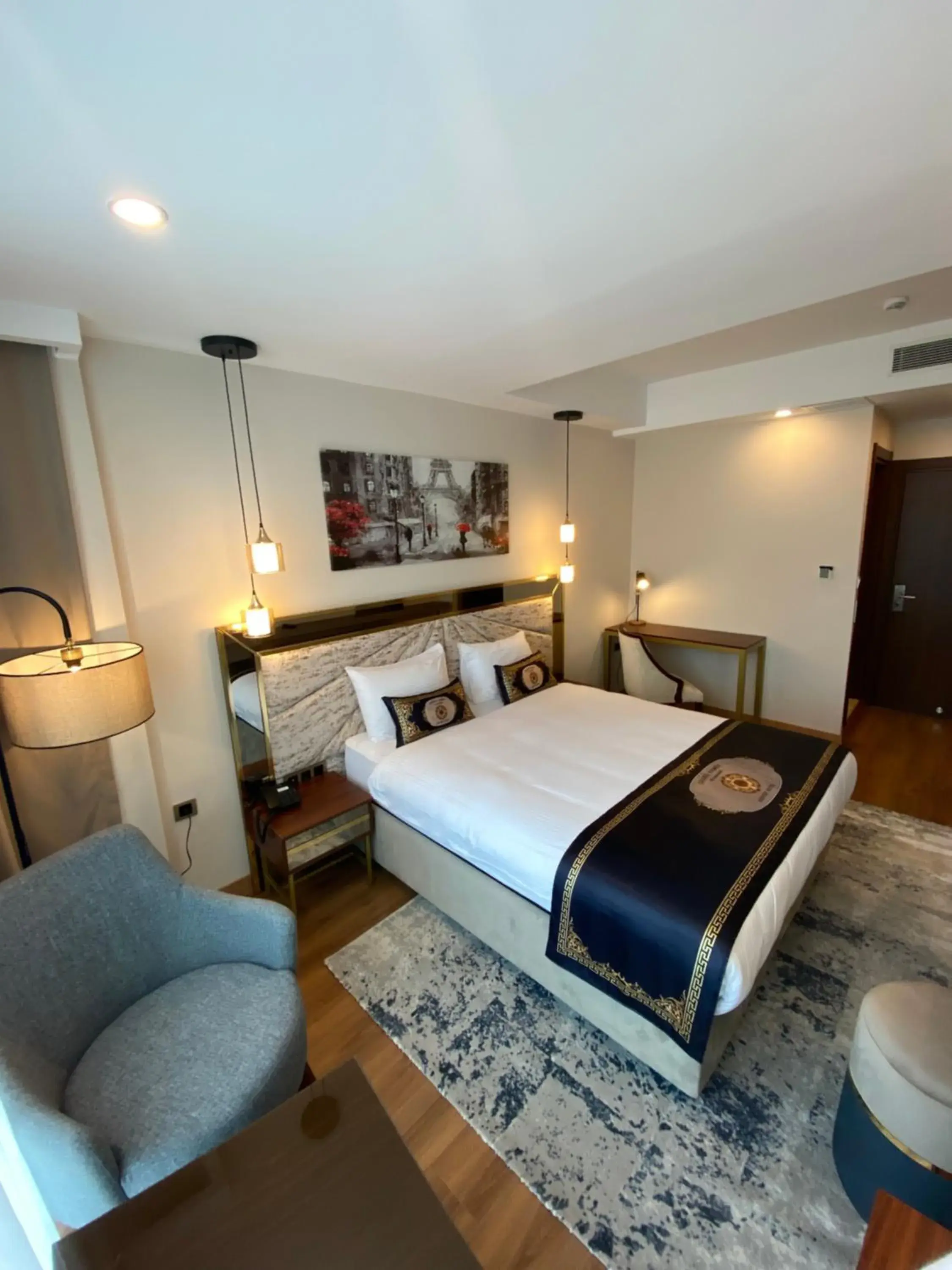 Bed in GRAND HAMİT By Karadayı Airport Hotel Bed in GRAND HAMİT By Karadayı Airport Hotel