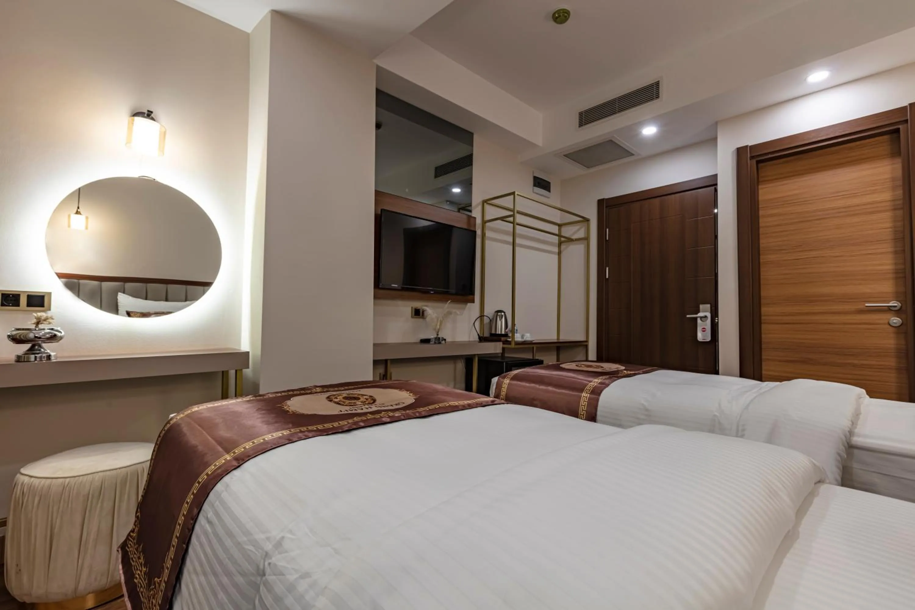 Bedroom in GRAND HAMİT By Karadayı Airport Hotel