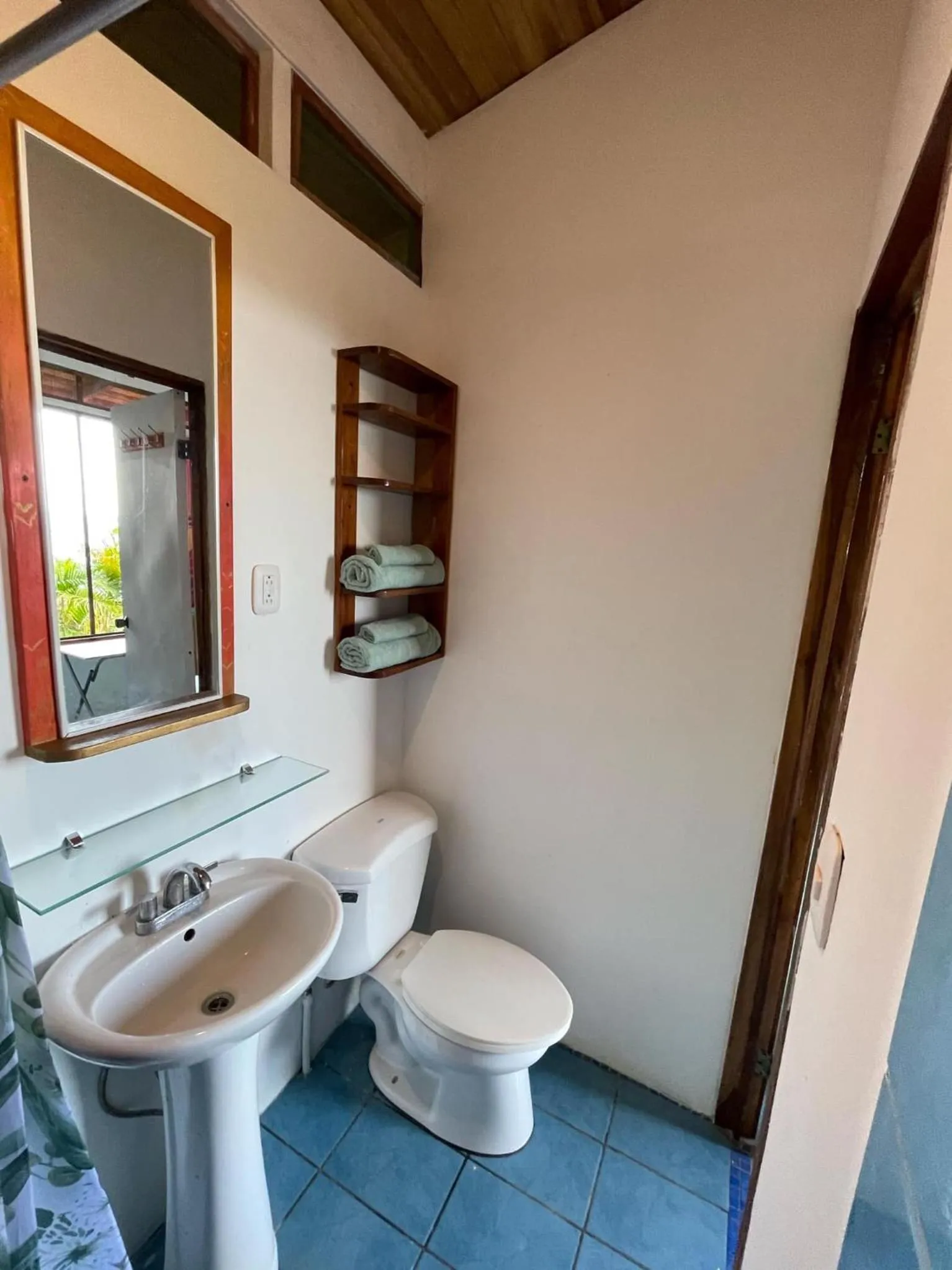 Toilet in The Chorotega Hotel, Montezuma