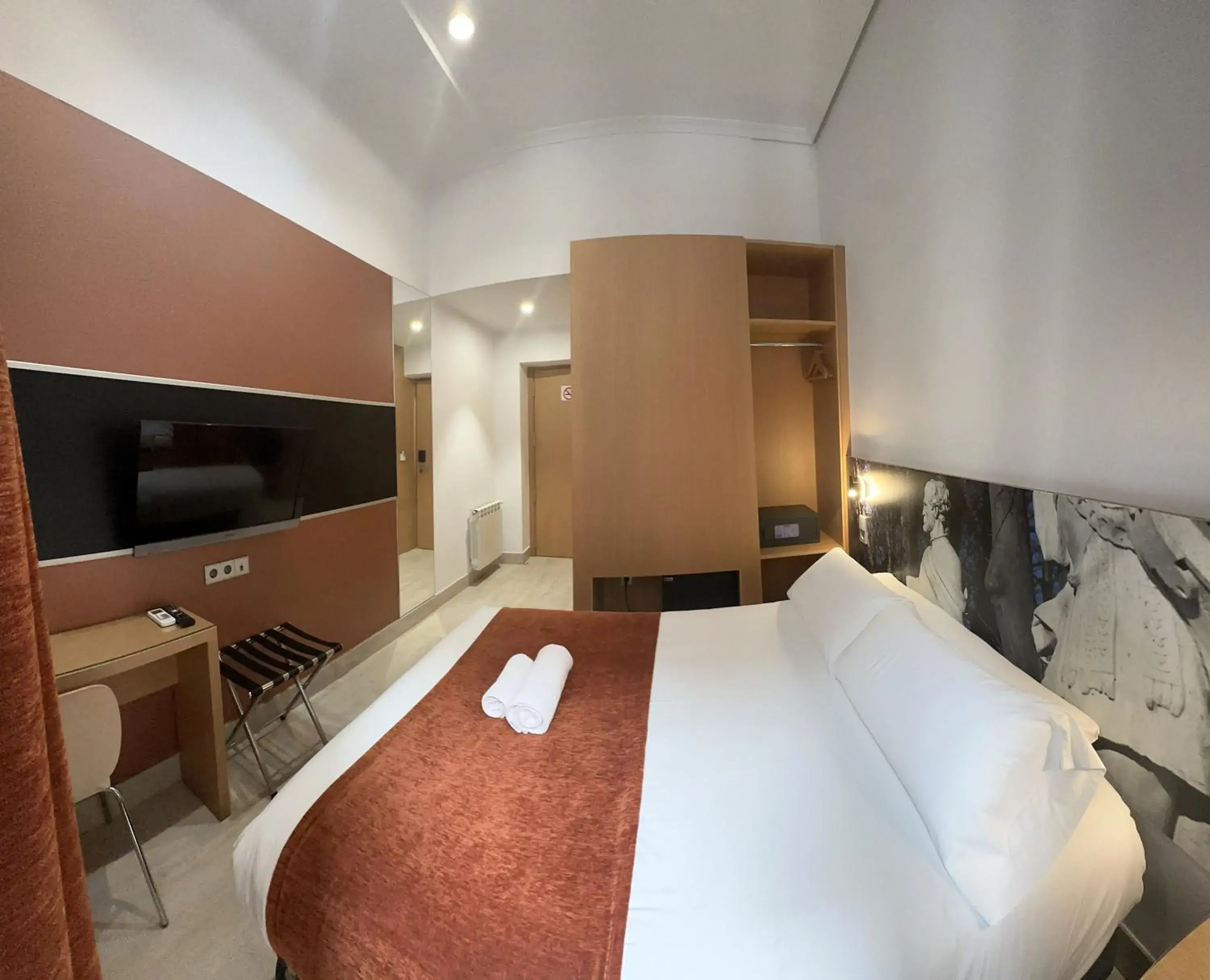 Bed in Hostal Cervelo Bed in Hostal Cervelo