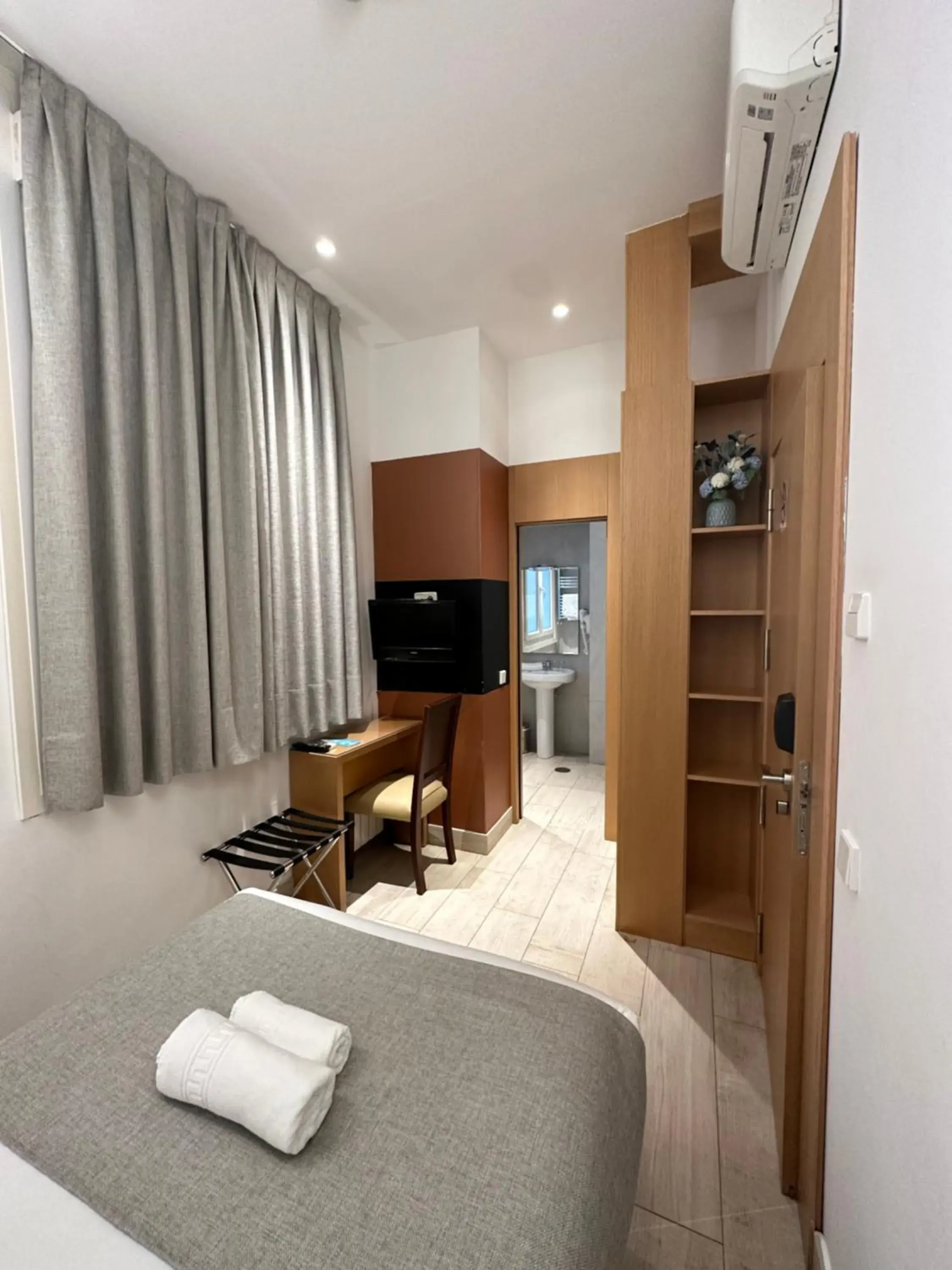 Bed in Hostal Cervelo Bed in Hostal Cervelo