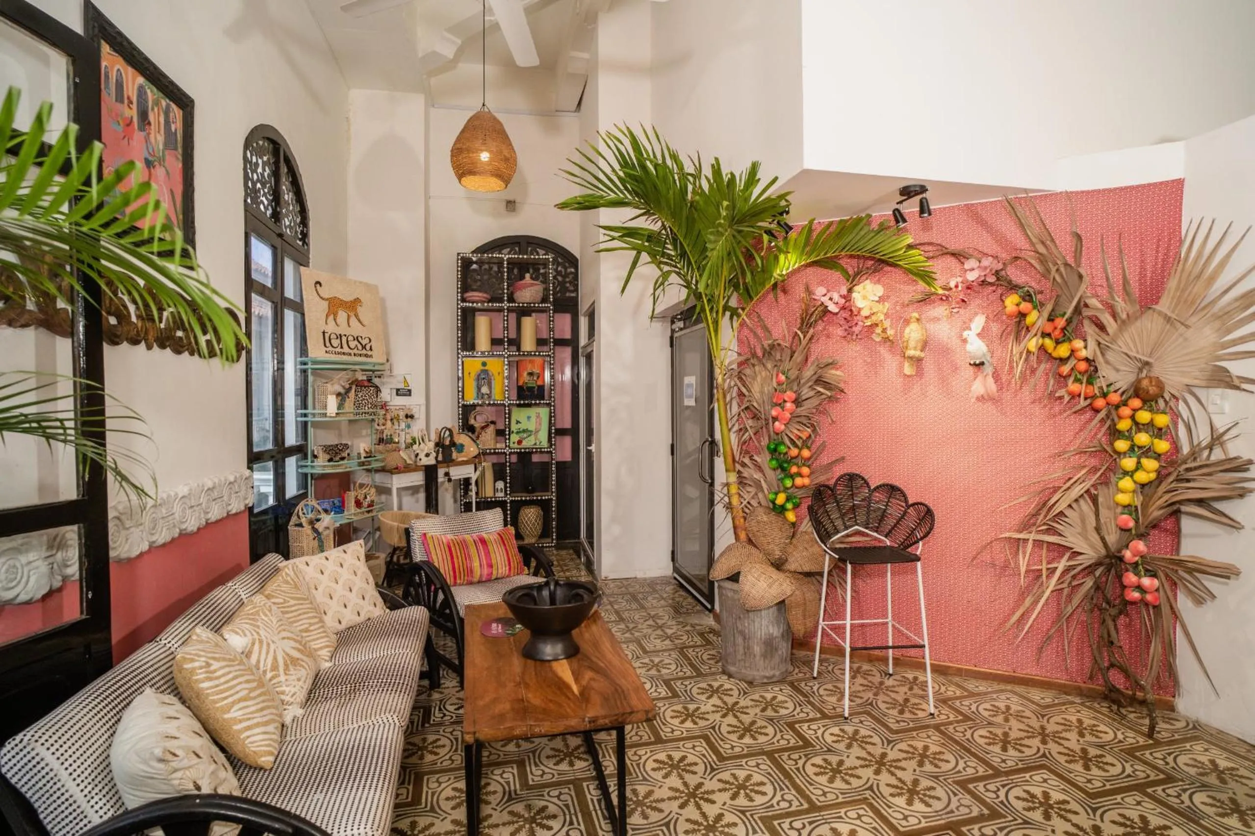 Restaurant/places to eat in Al Alma Apart-Suites