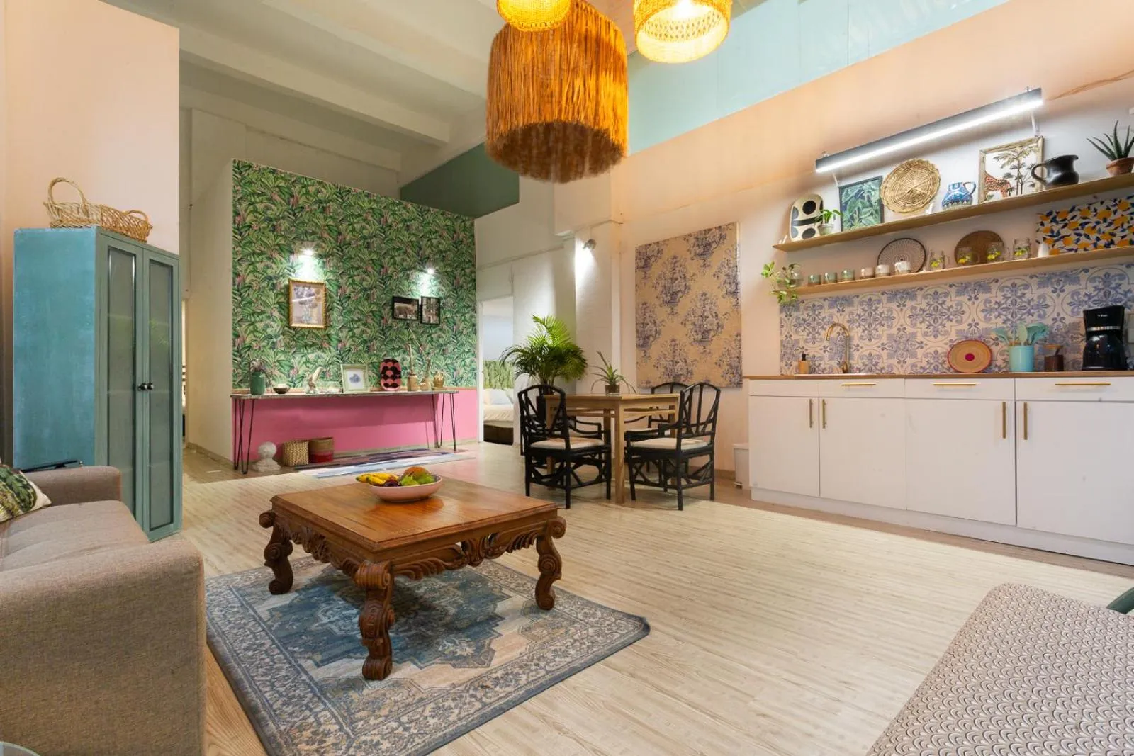 Kitchen or kitchenette in Al Alma Apart-Suites