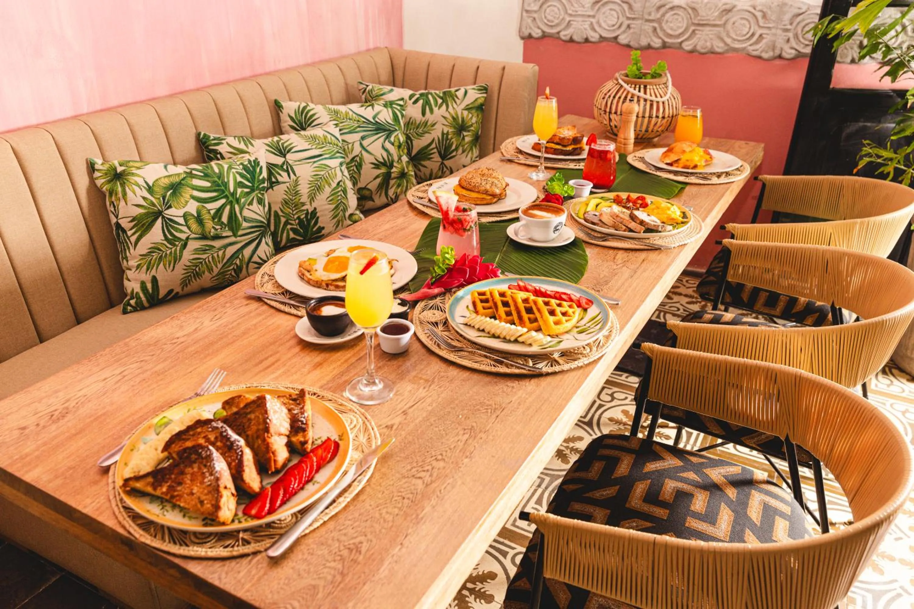 Restaurant/places to eat in Al Alma Apart-Suites