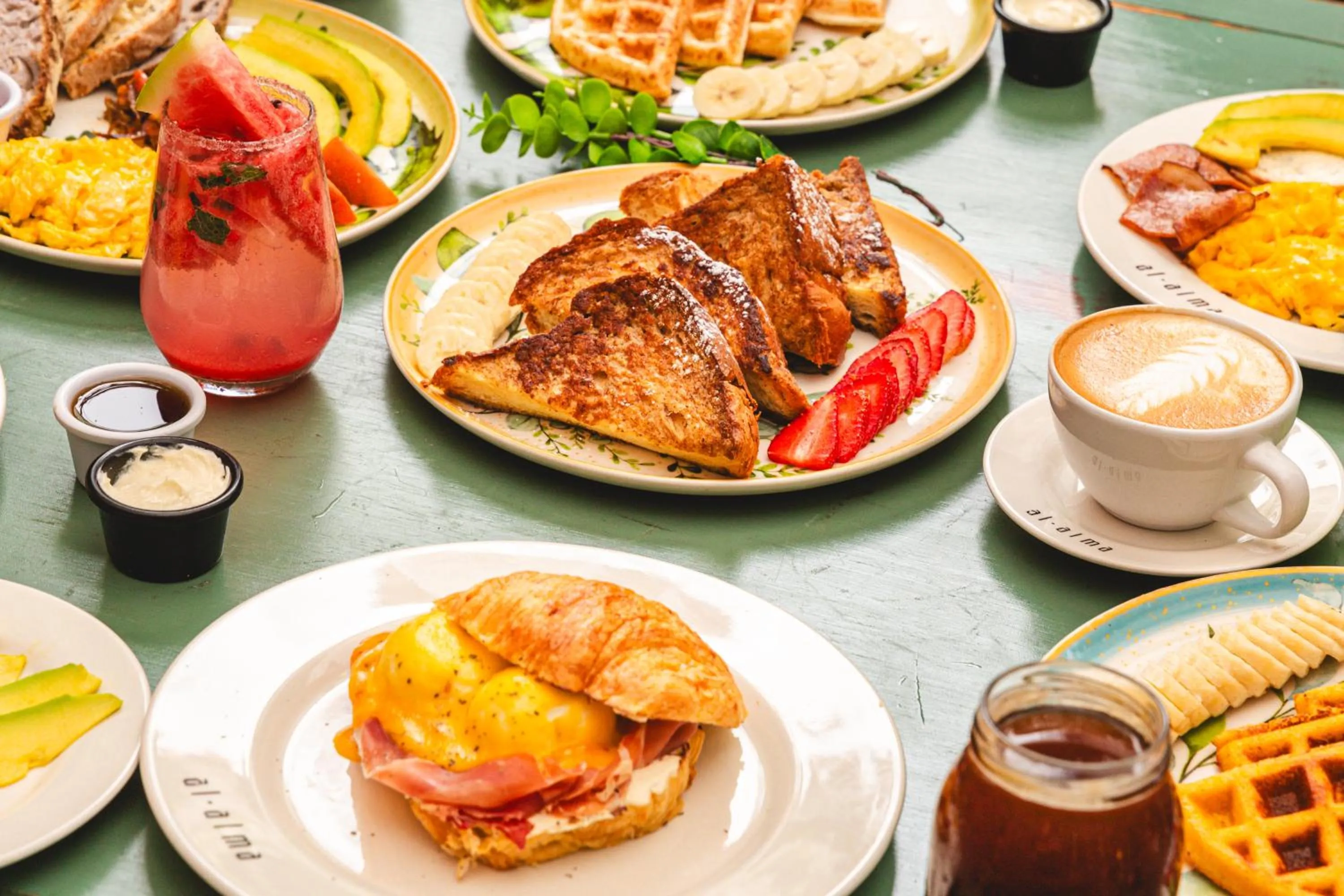 Breakfast in Al Alma Apart-Suites