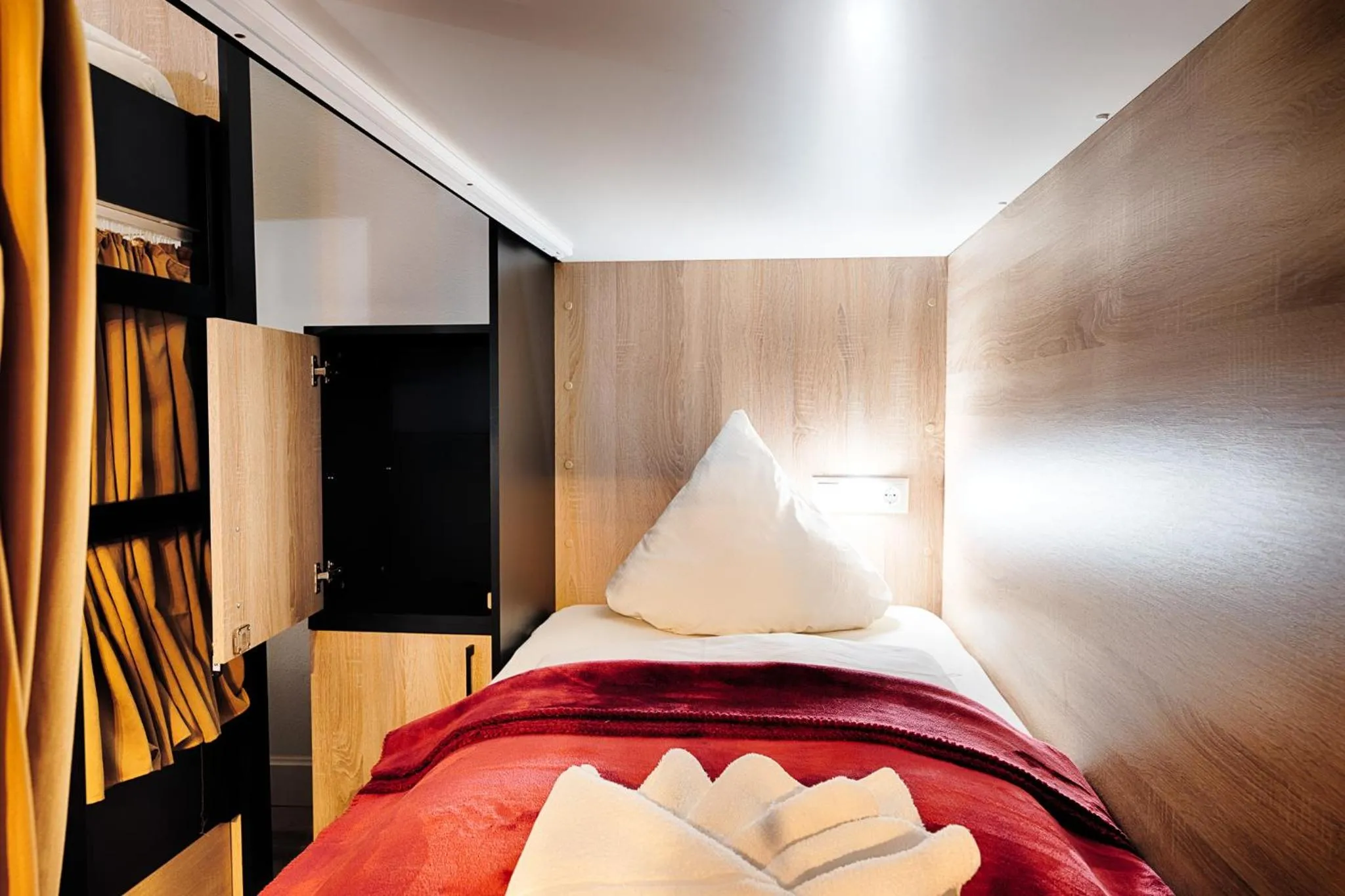 Single Bed in Mixed Dormitory Room in Hostel Westlight
