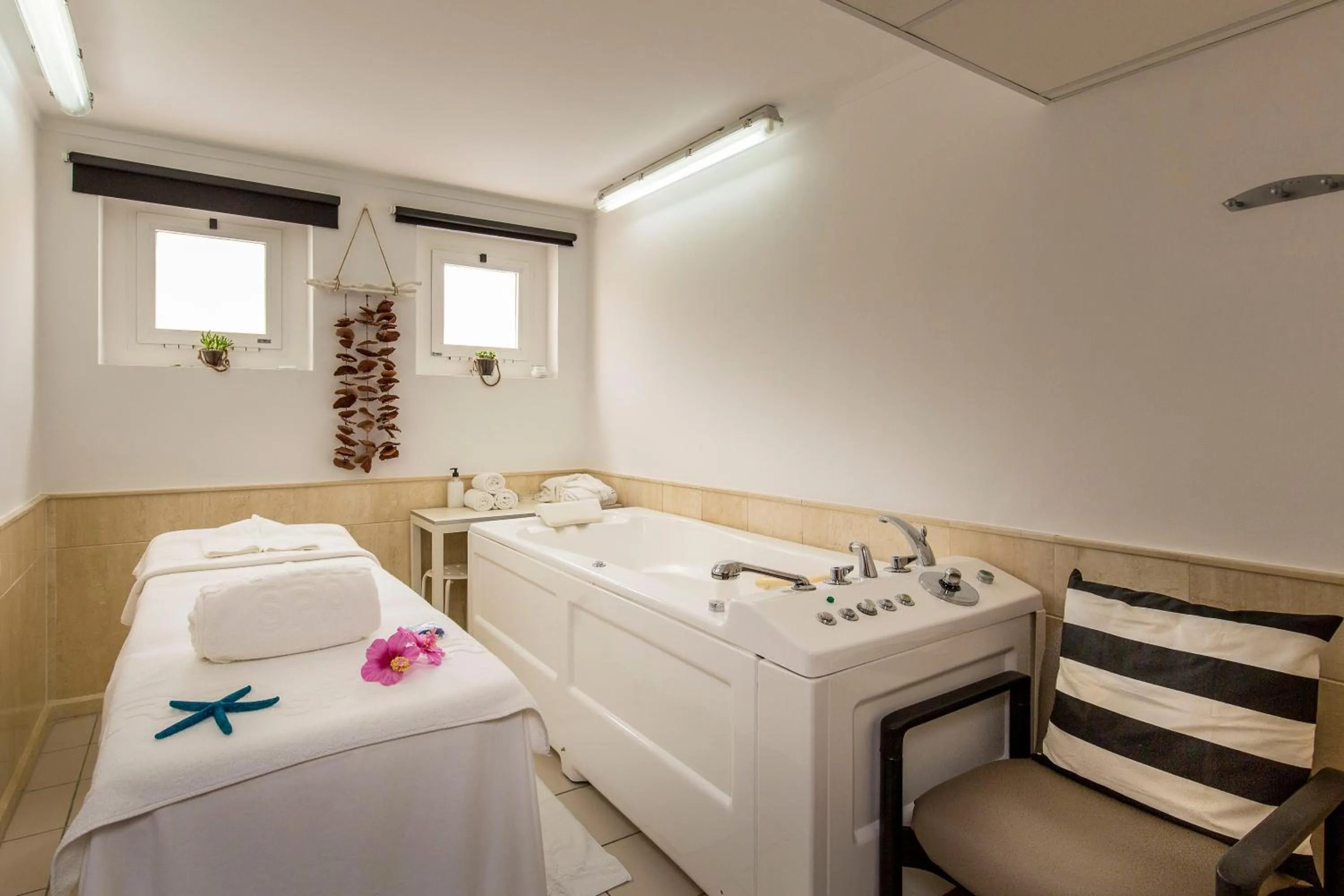 Activities, Bed in Gran Hotel Reymar 4 Sup