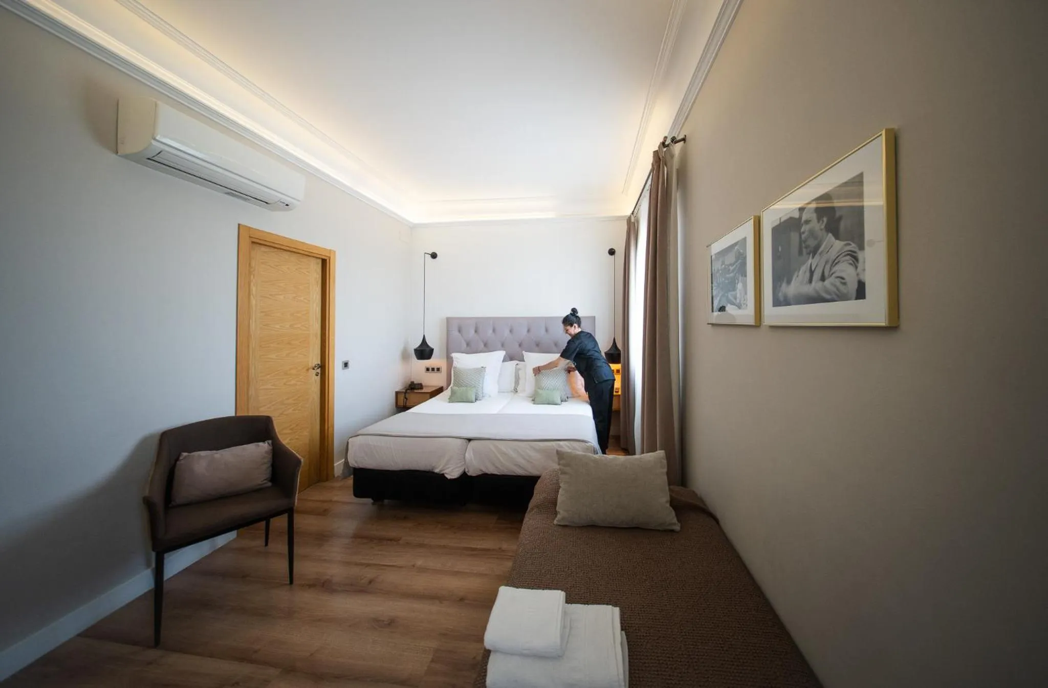 Photo of the whole room, Bed in Hotel Real Segovia by Recordis Hotels