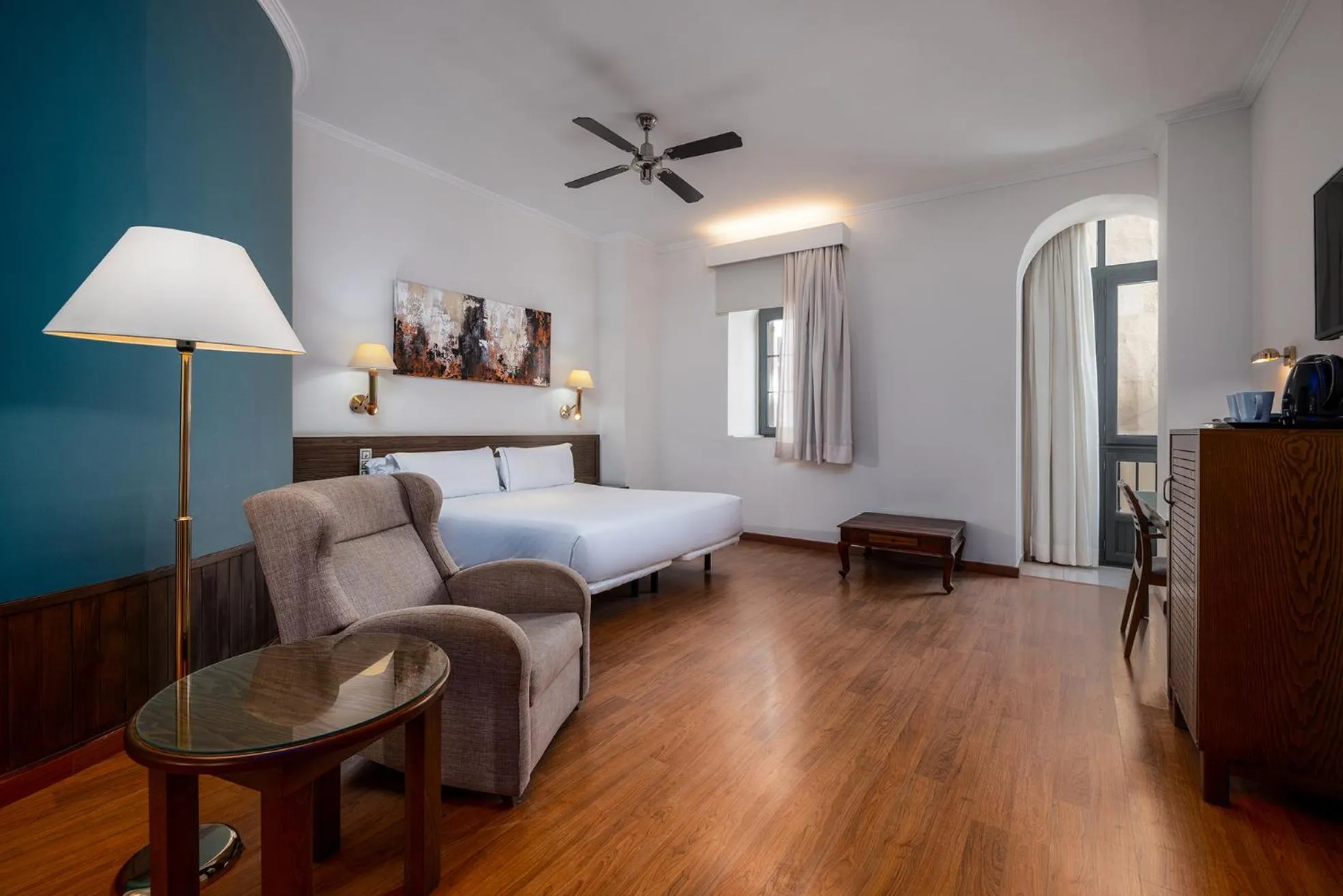 Bed in Senator Cádiz