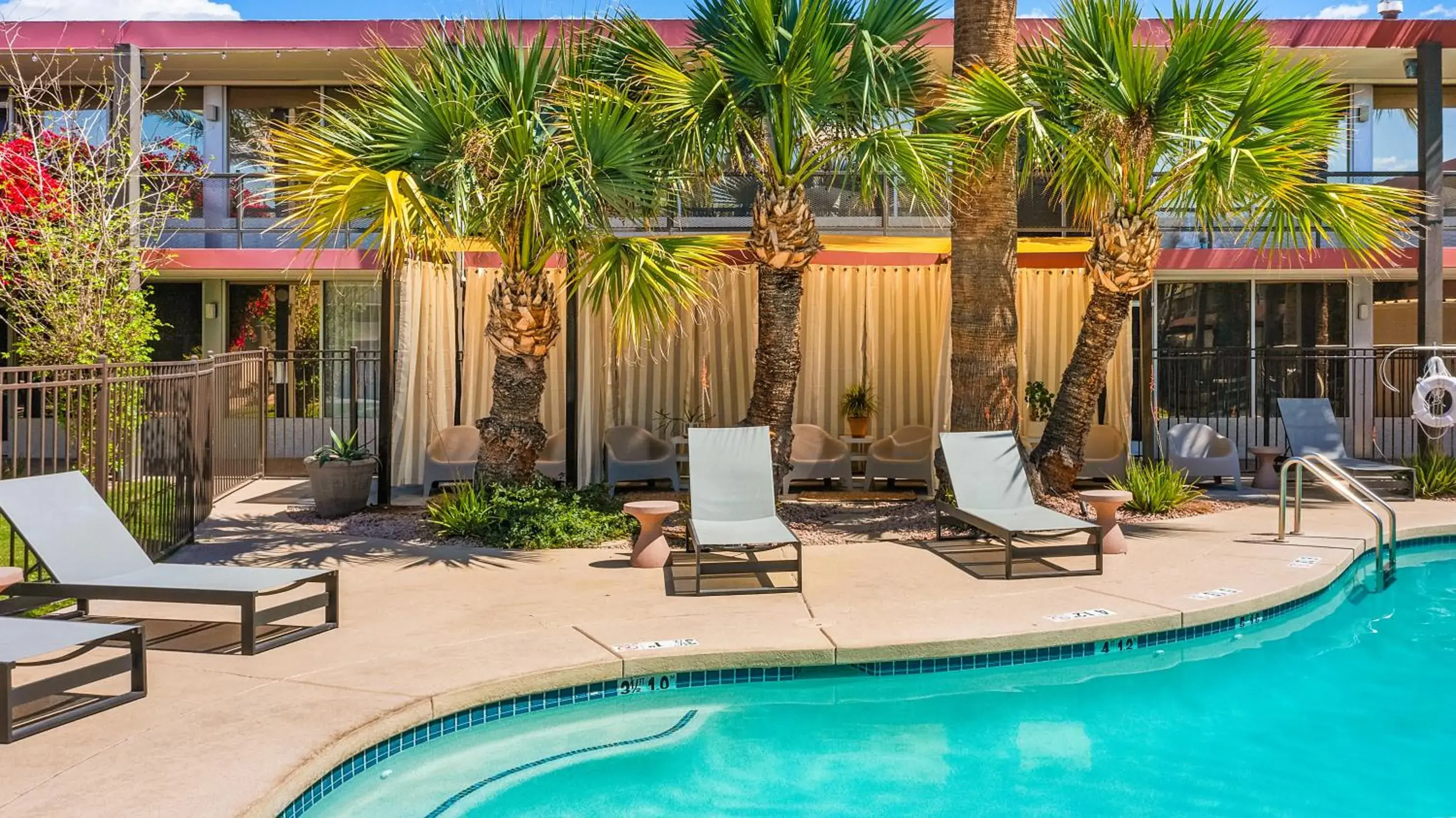 Swimming pool in Papago Scottsdale by Reside, Trademark Collection by Wyndham Swimming pool in Papago Scottsdale by Reside, Trademark Collection by Wyndham