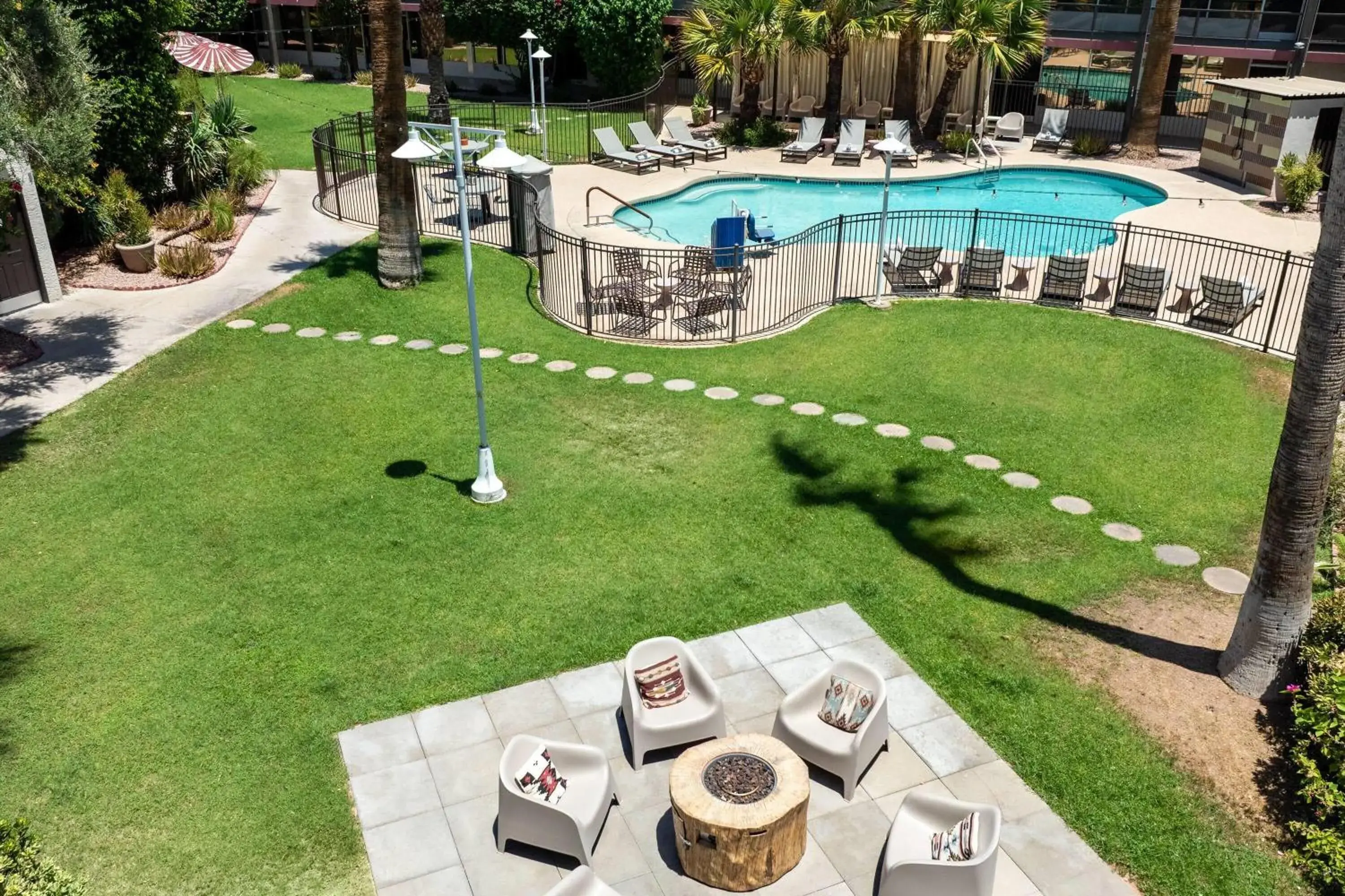 Lounge or bar in Papago Scottsdale by Reside, Trademark Collection by Wyndham Lounge or bar in Papago Scottsdale by Reside, Trademark Collection by Wyndham