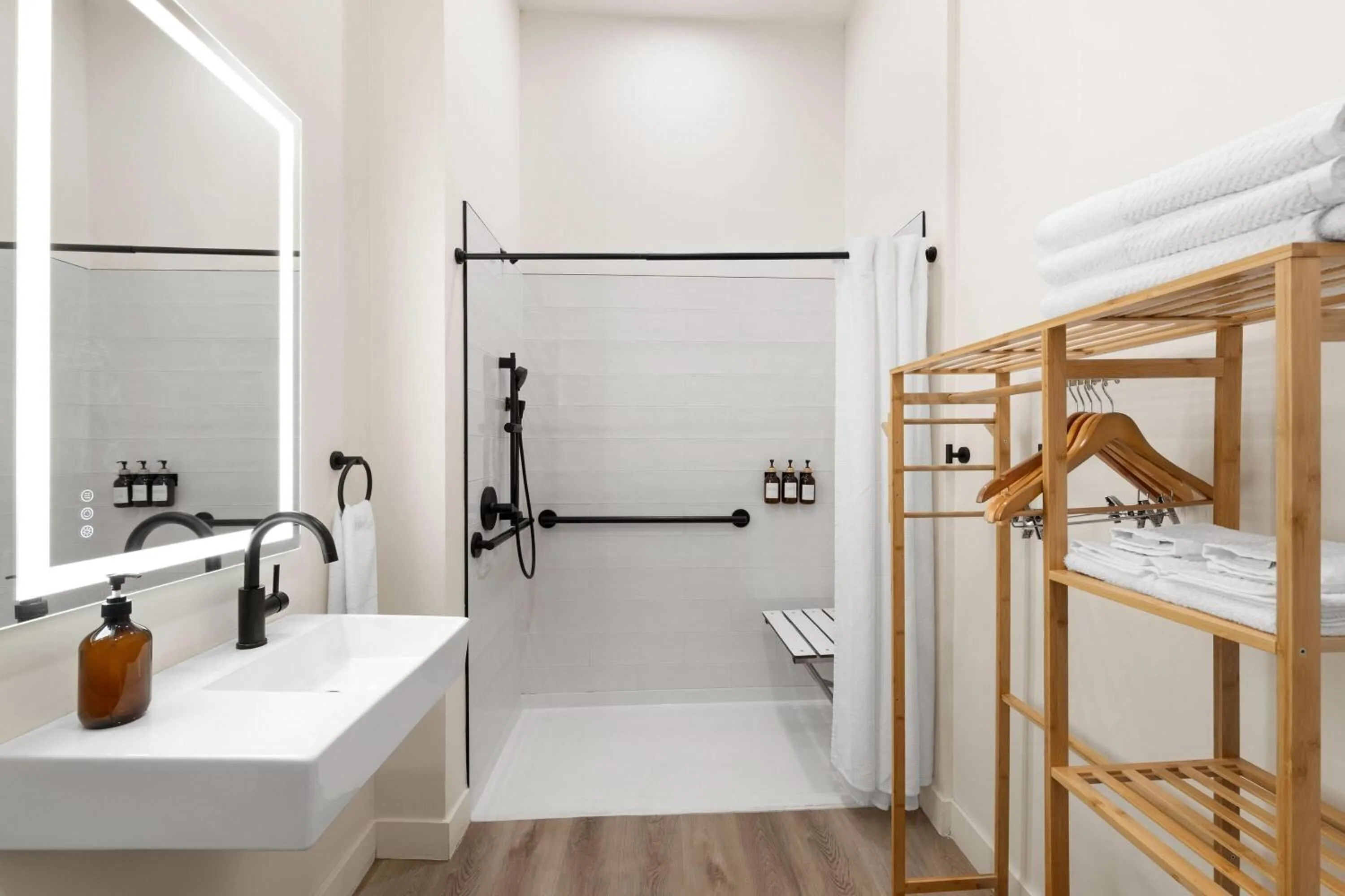 Photo of the whole room, Bed in Papago Scottsdale by Reside, Trademark Collection by Wyndham