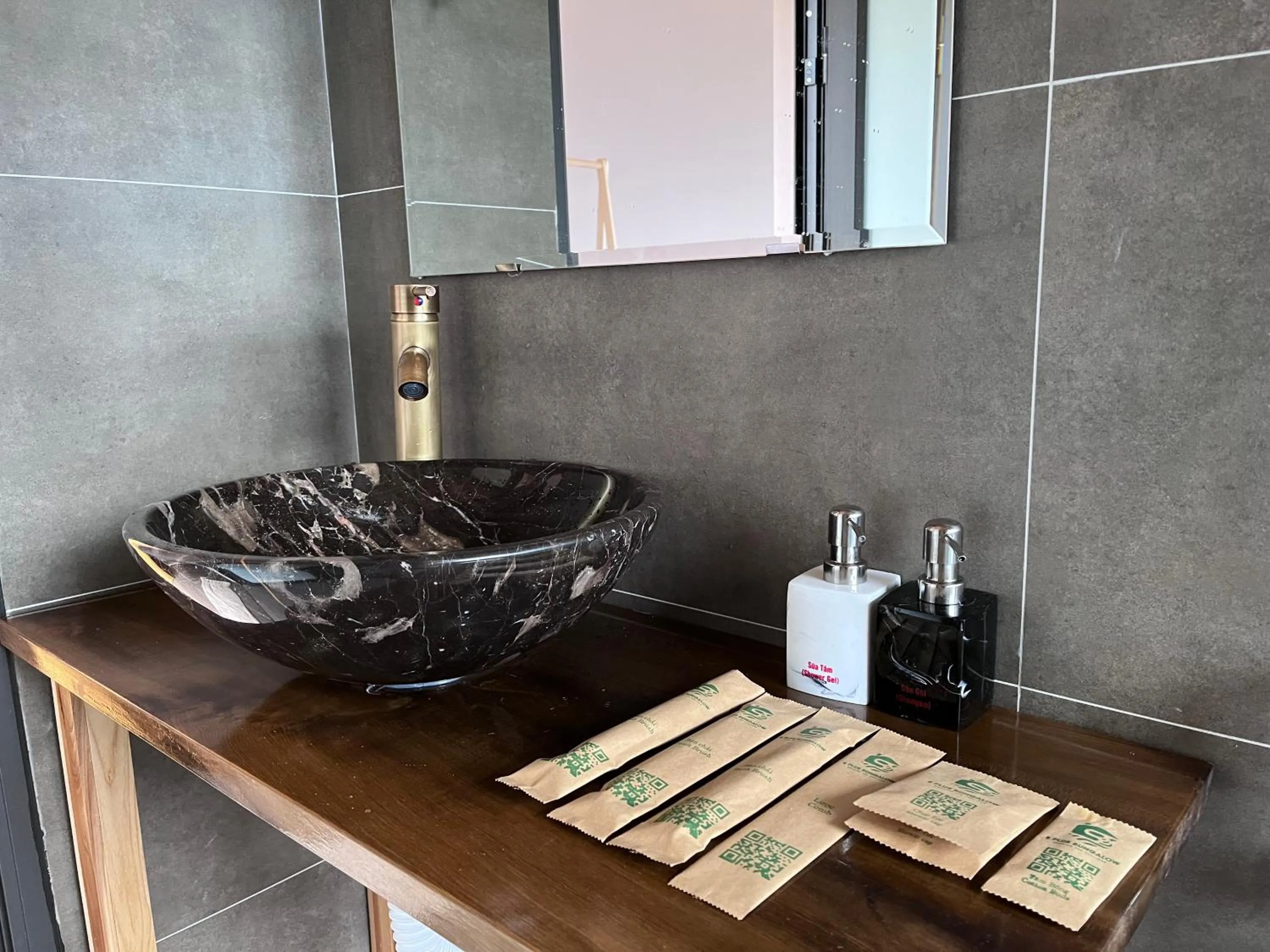 Shower in S Plus Bungalow