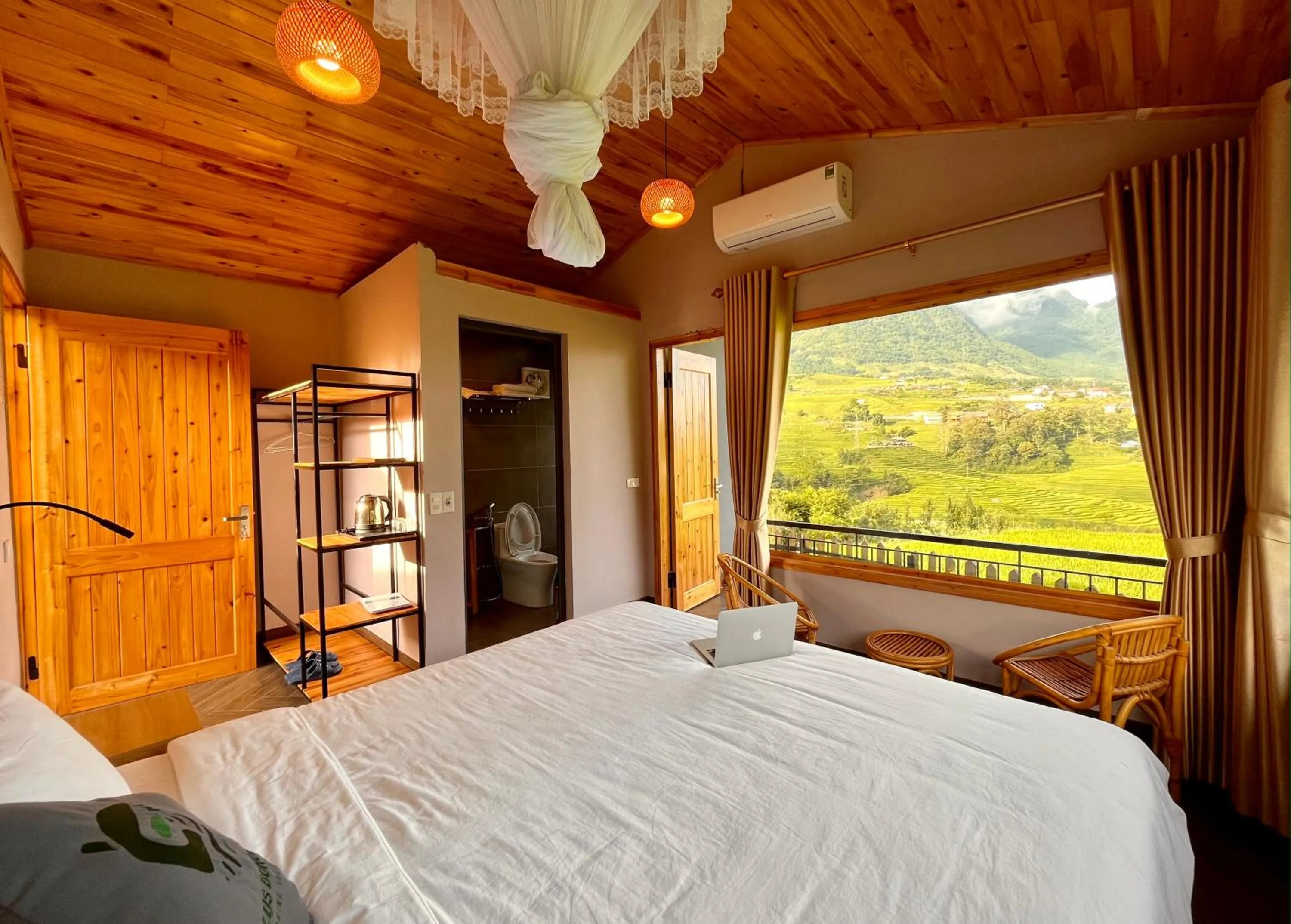 Bed in S Plus Bungalow