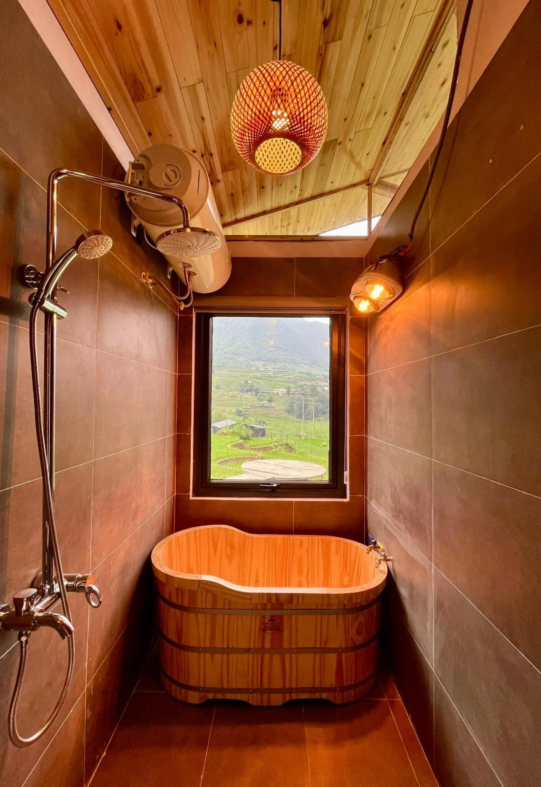 Hot Tub in S Plus Bungalow