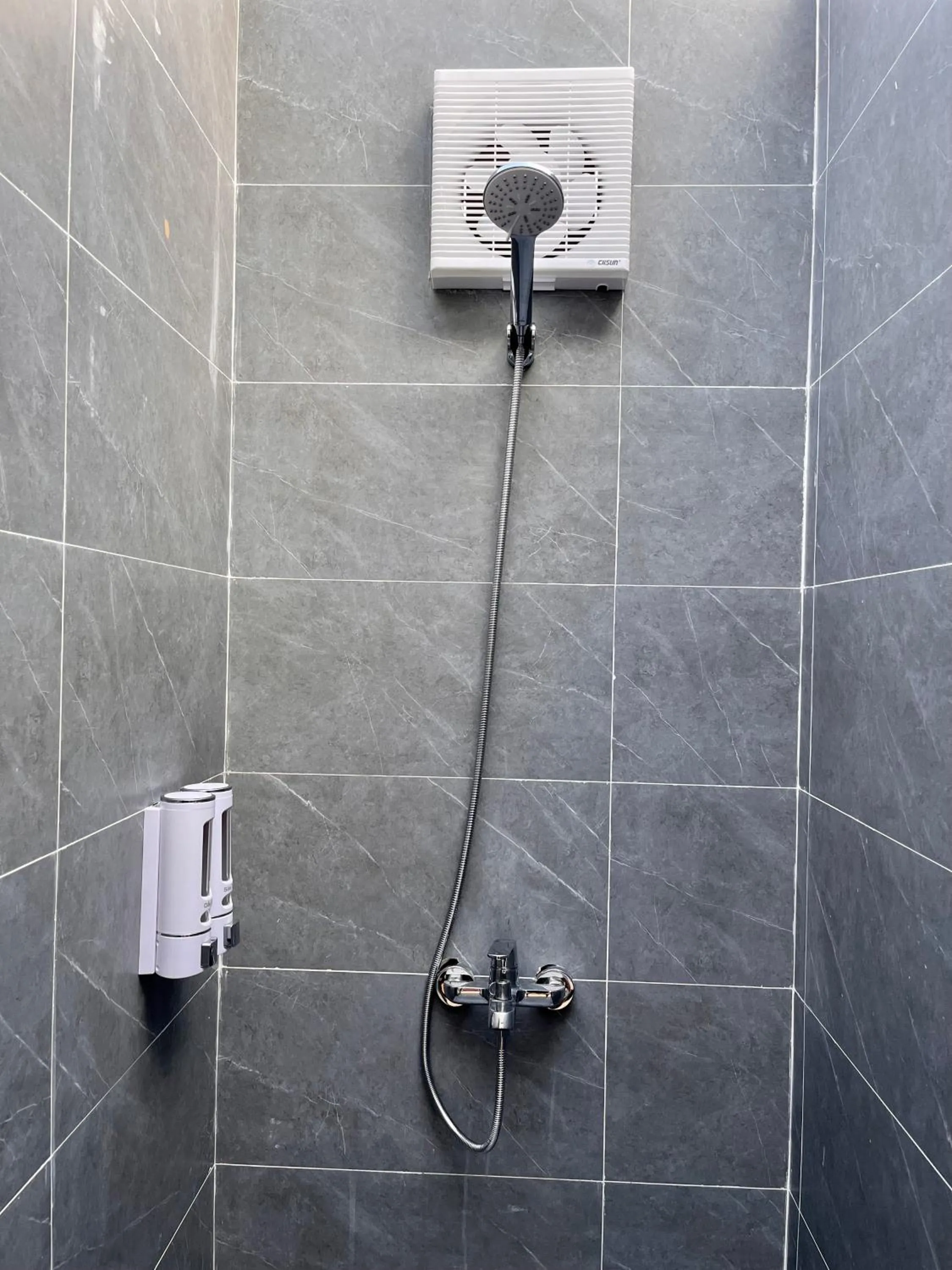 Shower in S Plus Bungalow