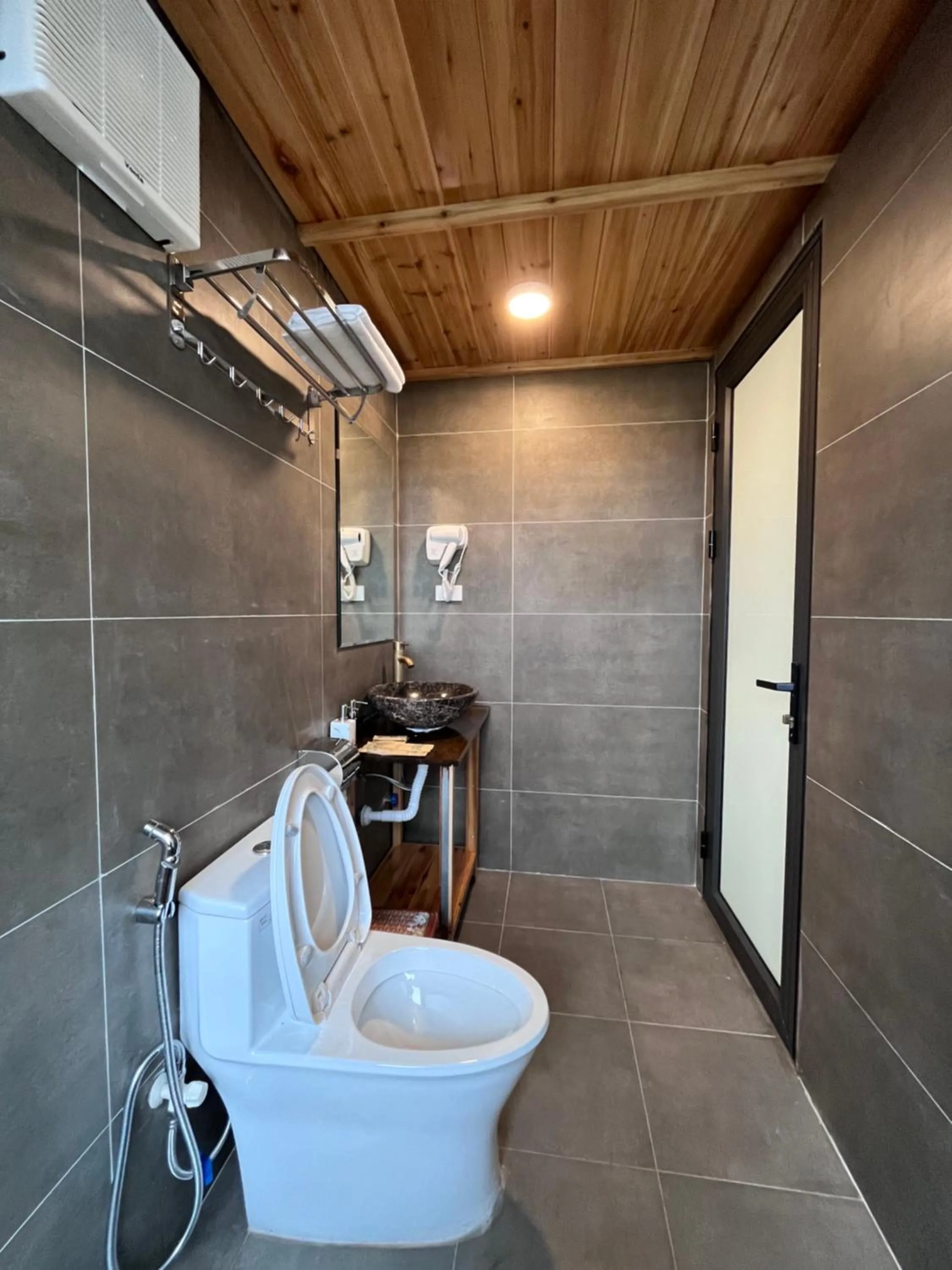 Shower in S Plus Bungalow