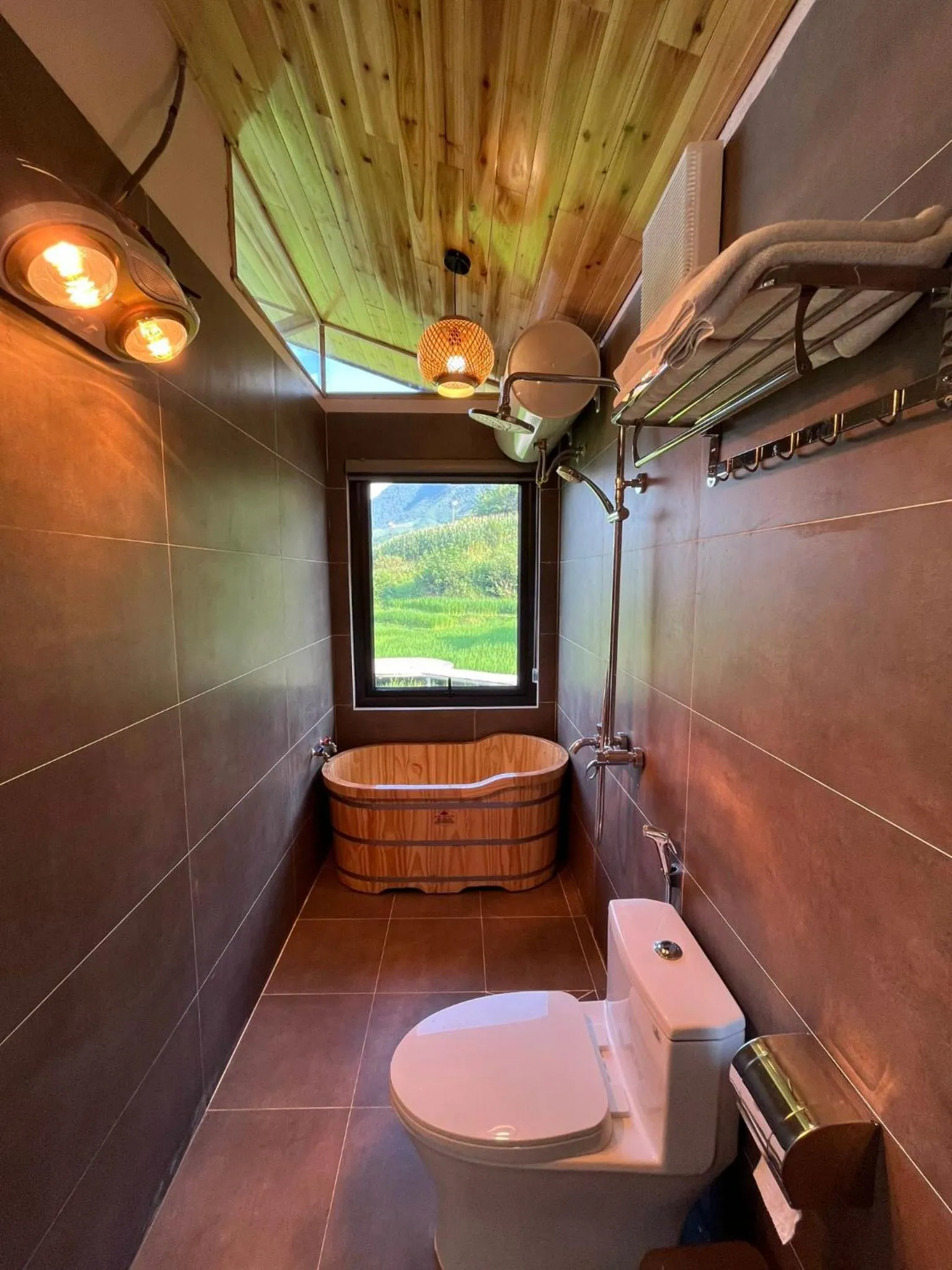 Shower in S Plus Bungalow