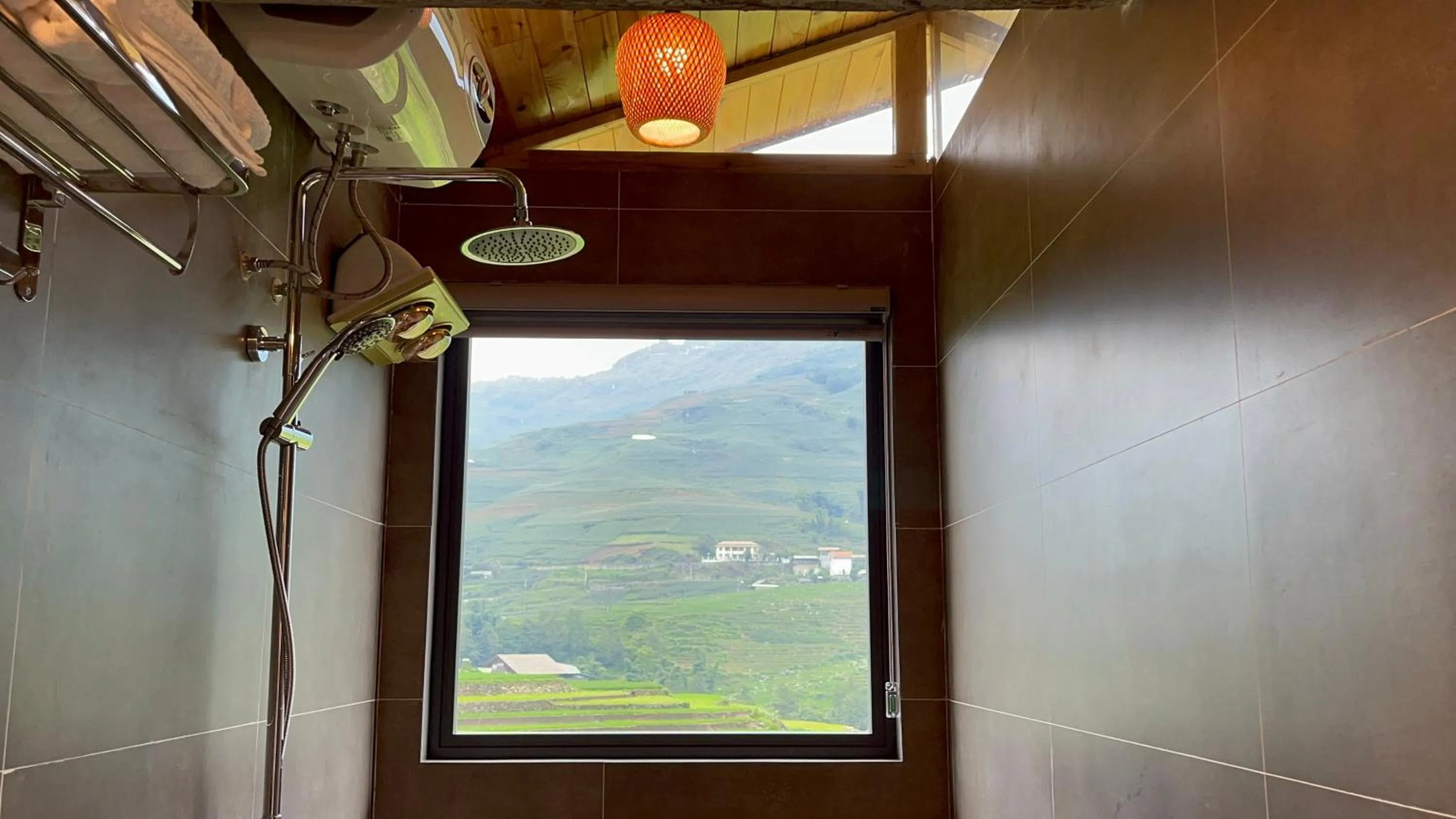 Shower in S Plus Bungalow